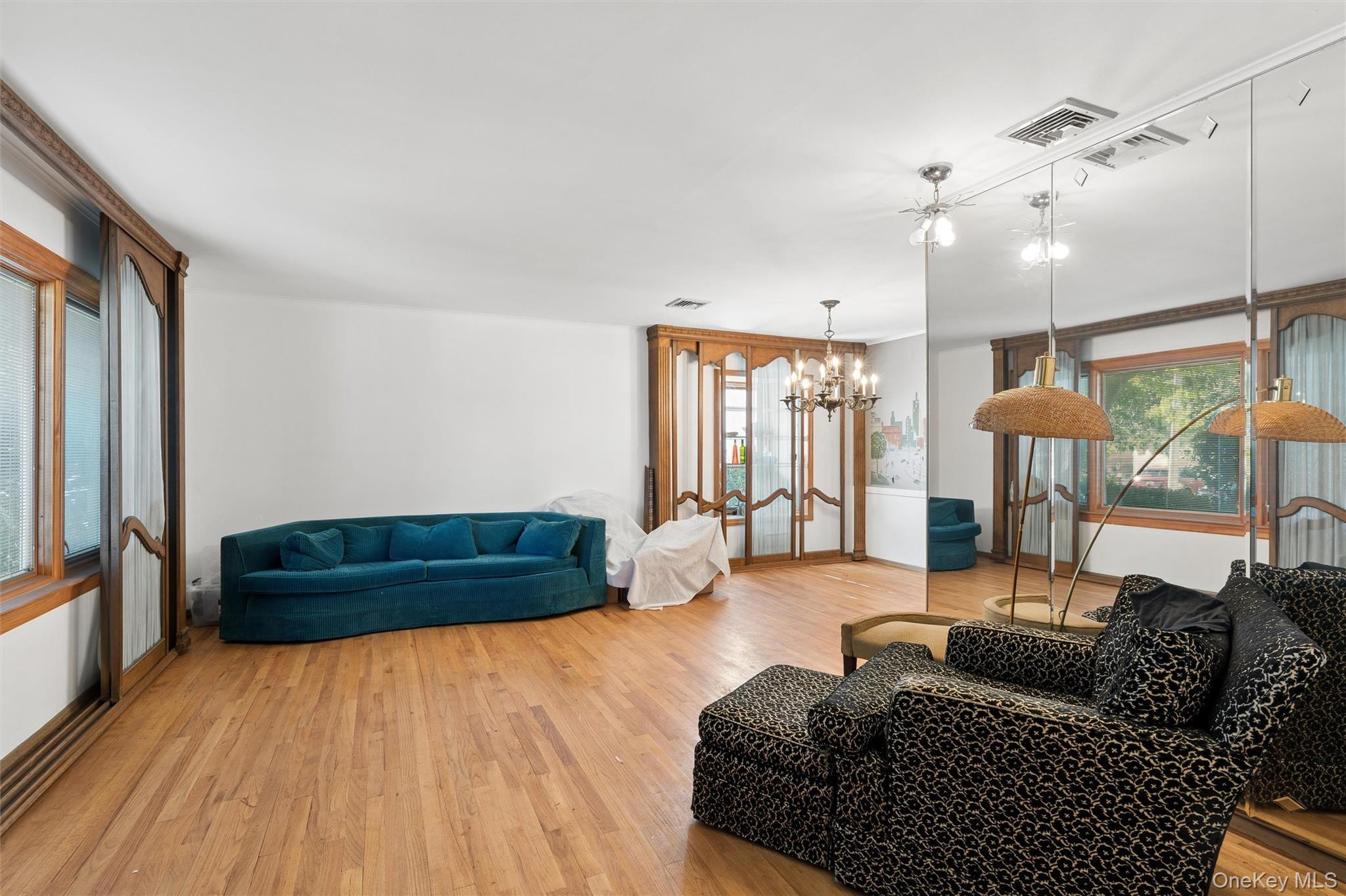 Single Family 24th  Queens, NY 11357, MLS-1001177-3
