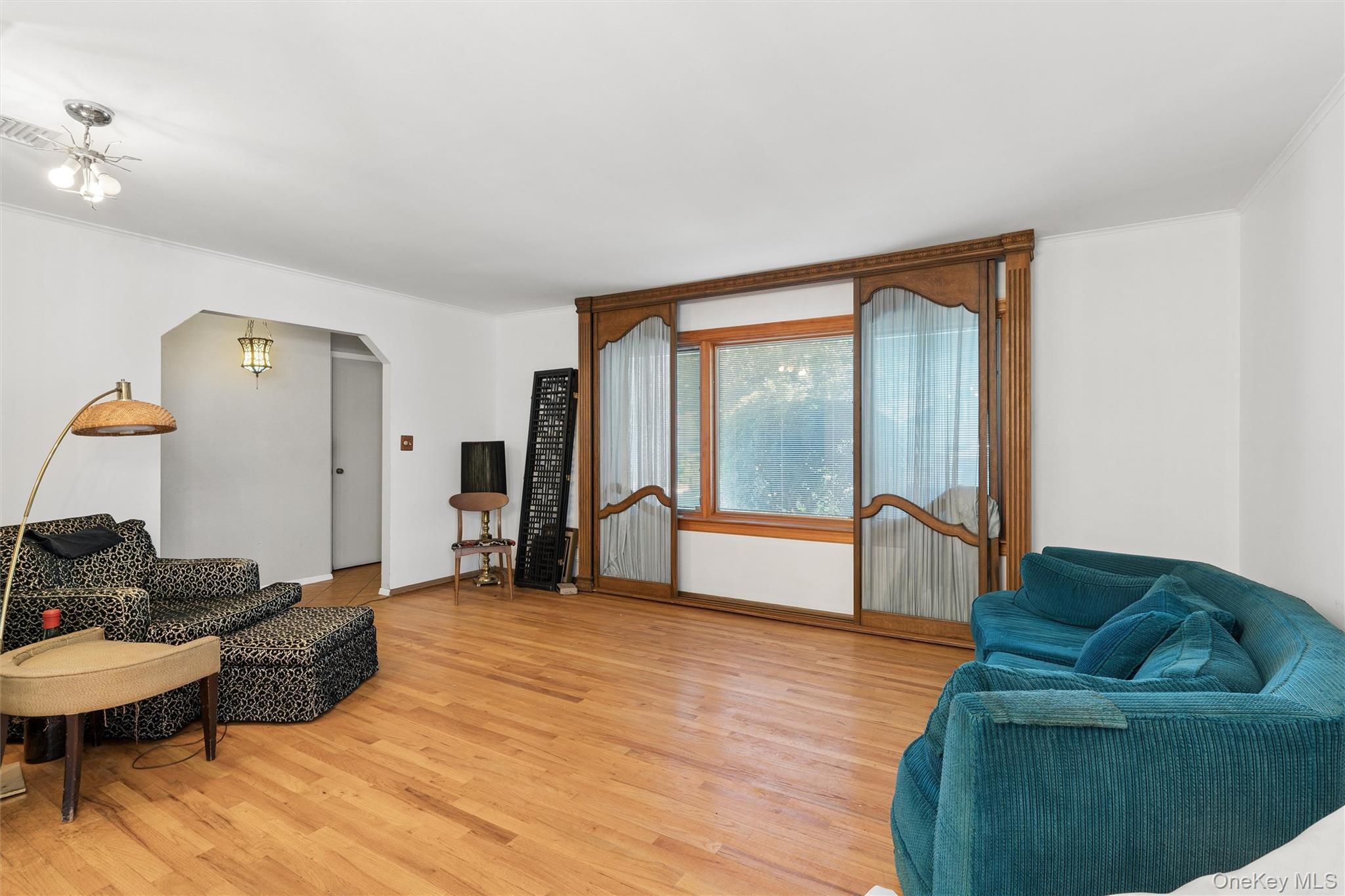 Single Family 24th  Queens, NY 11357, MLS-1001177-4