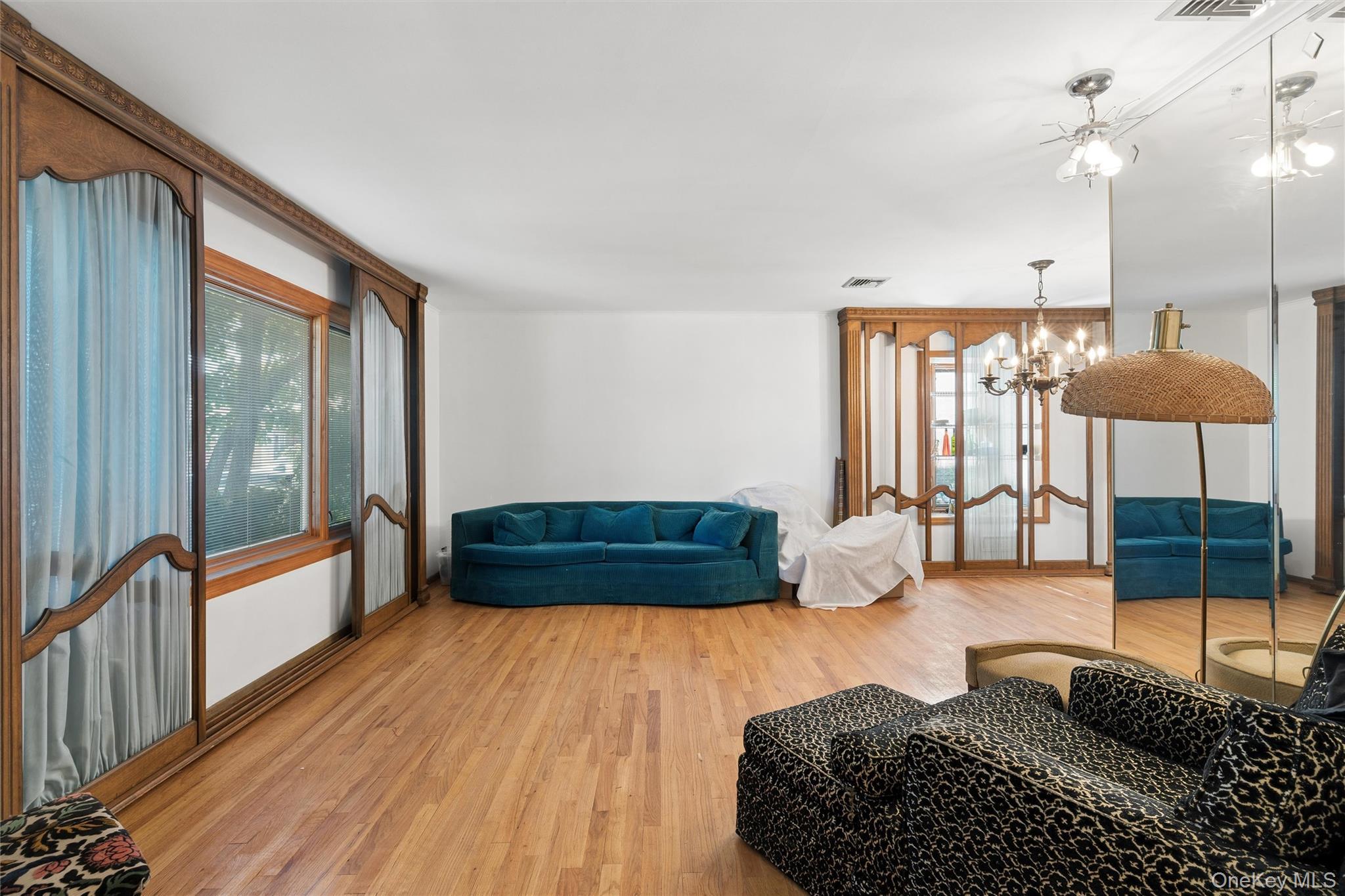 Single Family 24th  Queens, NY 11357, MLS-1001177-6