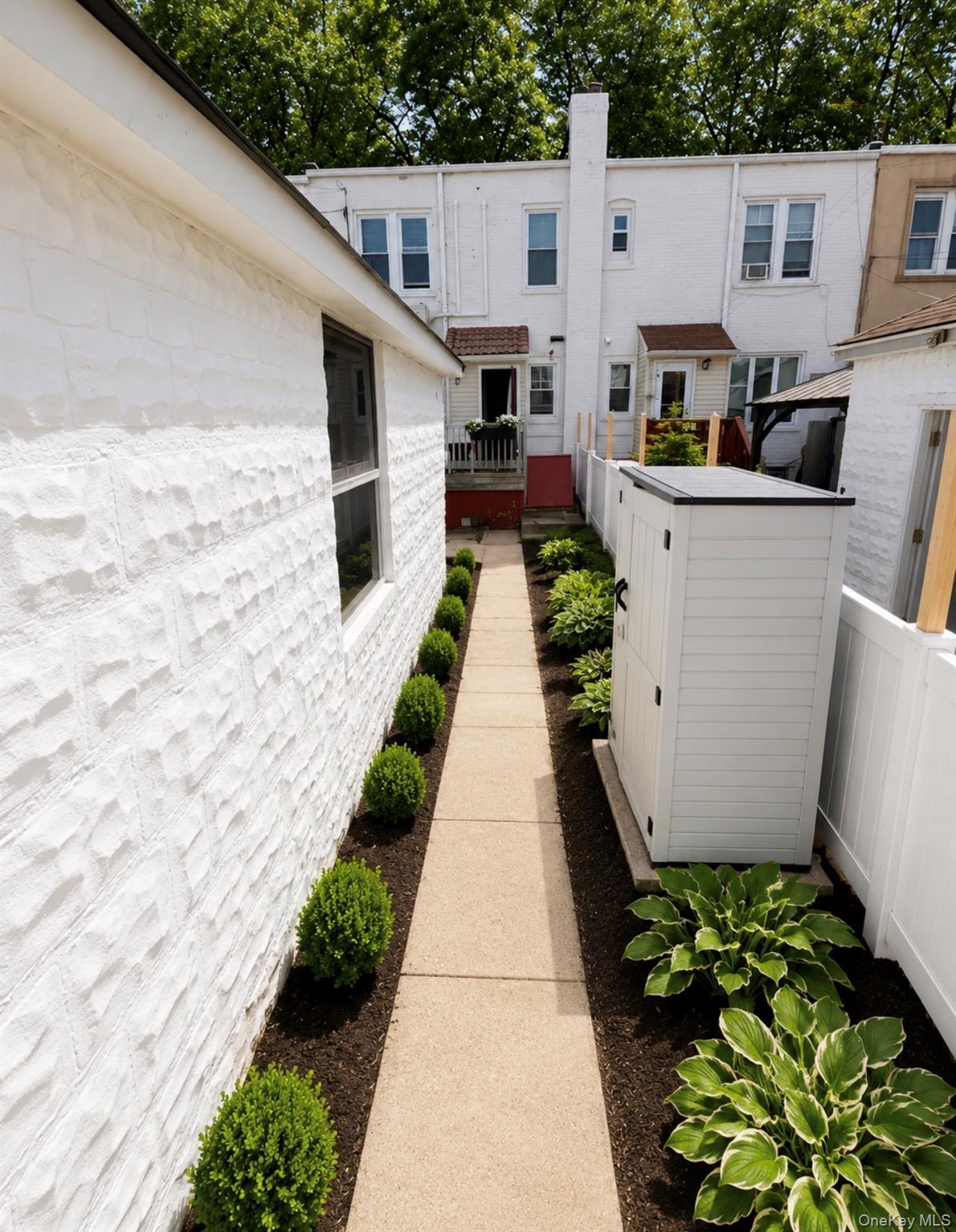 Single Family 75th Queens, NY 11385, MLS-1001239-21