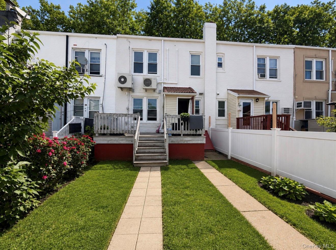 Single Family 75th Queens, NY 11385, MLS-1001239-23
