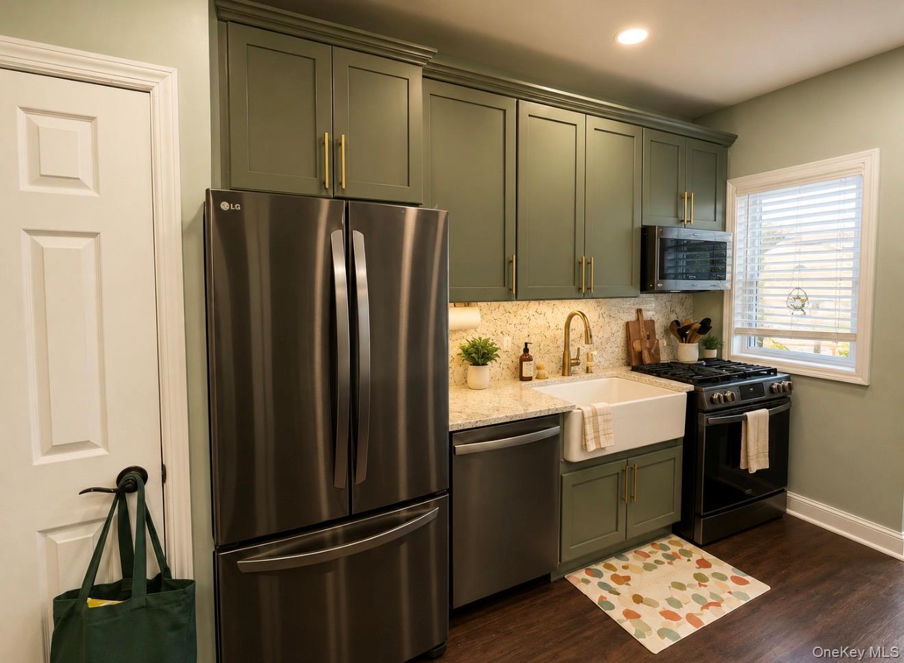 Single Family 75th Queens, NY 11385, MLS-1001239-8
