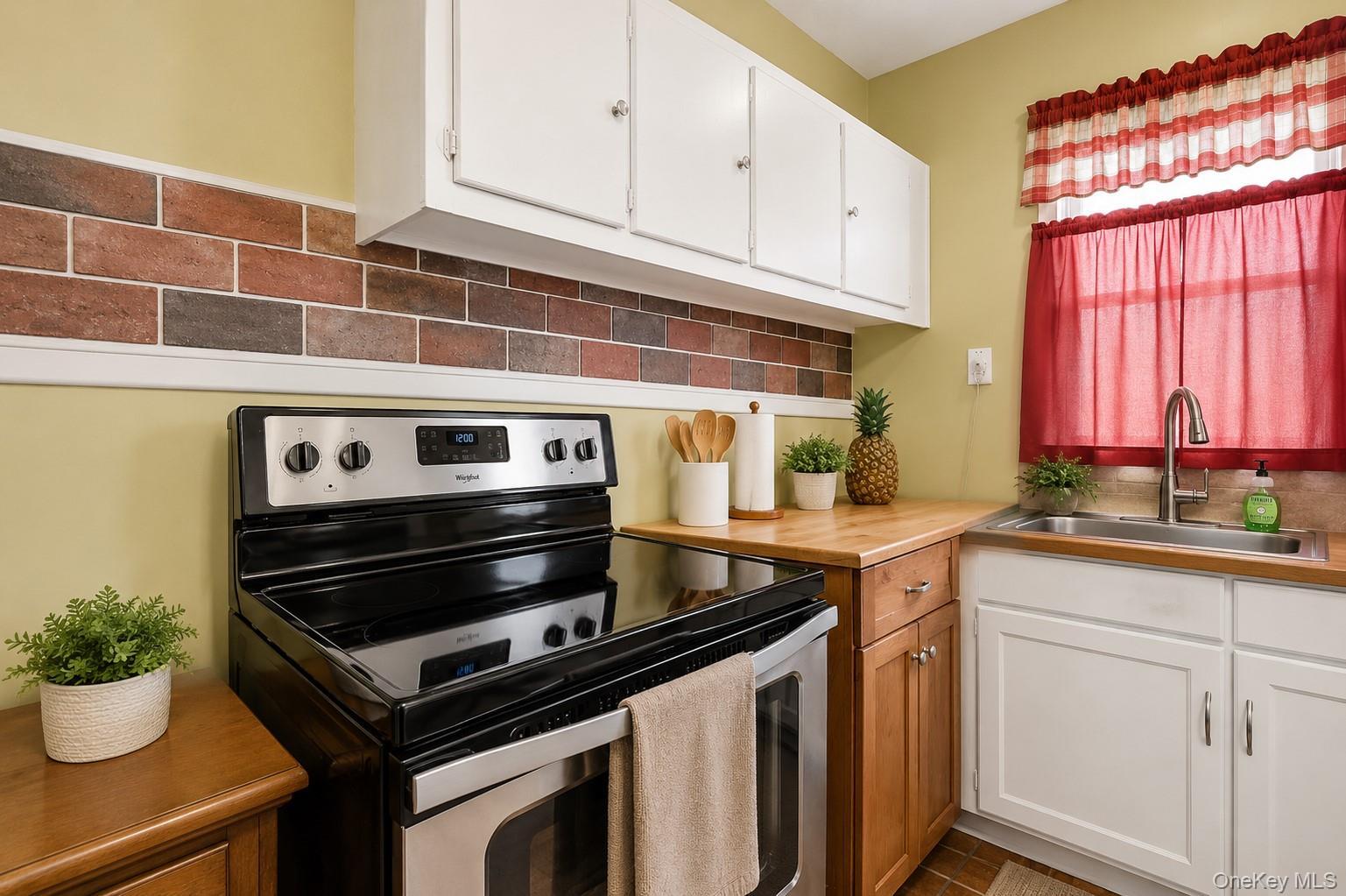 Single Family Manitou Avenue Dutchess County, NY 12601, MLS-1001284-12