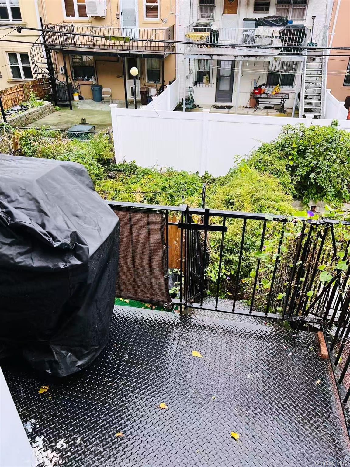 Single Family 78th  Queens, NY 11370, MLS-1001330-10
