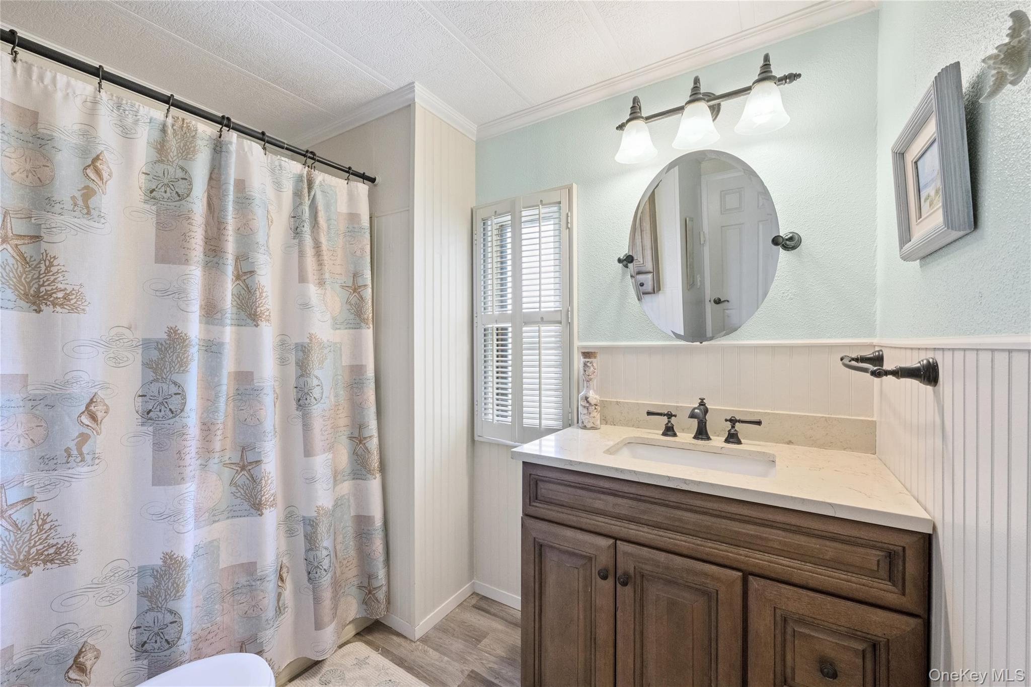 Single Family Old Country Road Suffolk County, NY 11901, MLS-1001359-10