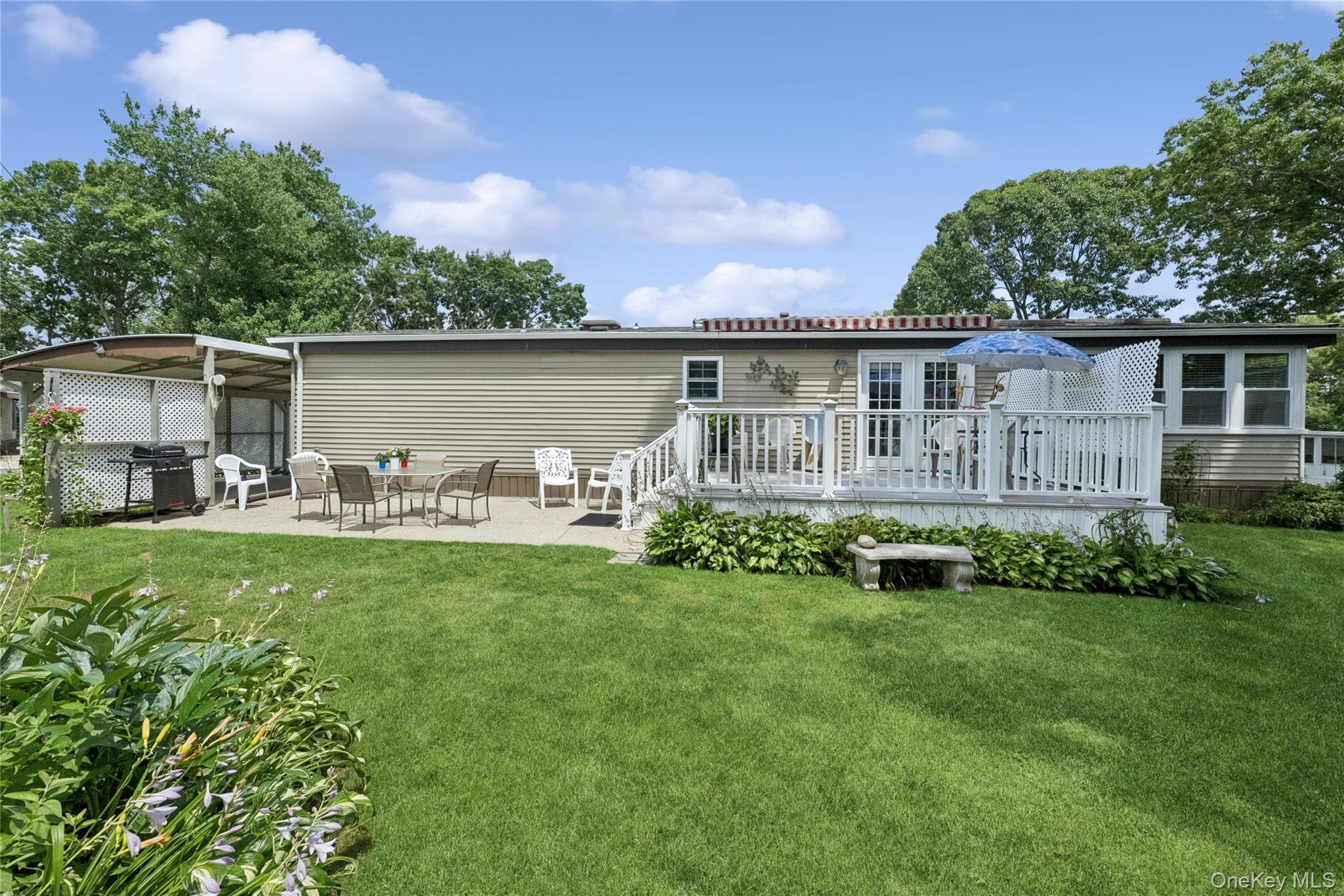 Single Family Old Country Road Suffolk County, NY 11901, MLS-1001359-14