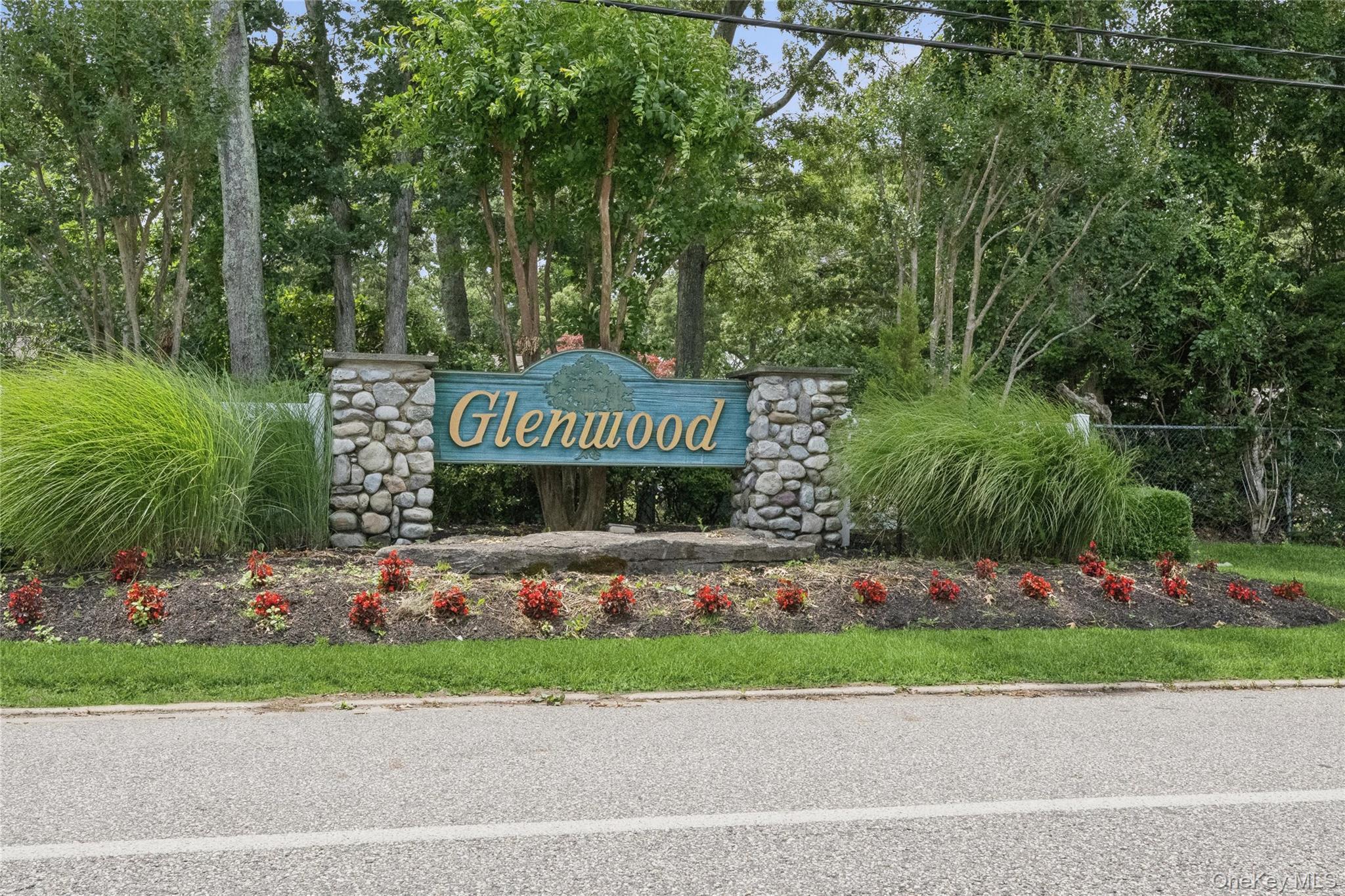 Single Family Old Country Road Suffolk County, NY 11901, MLS-1001359-16