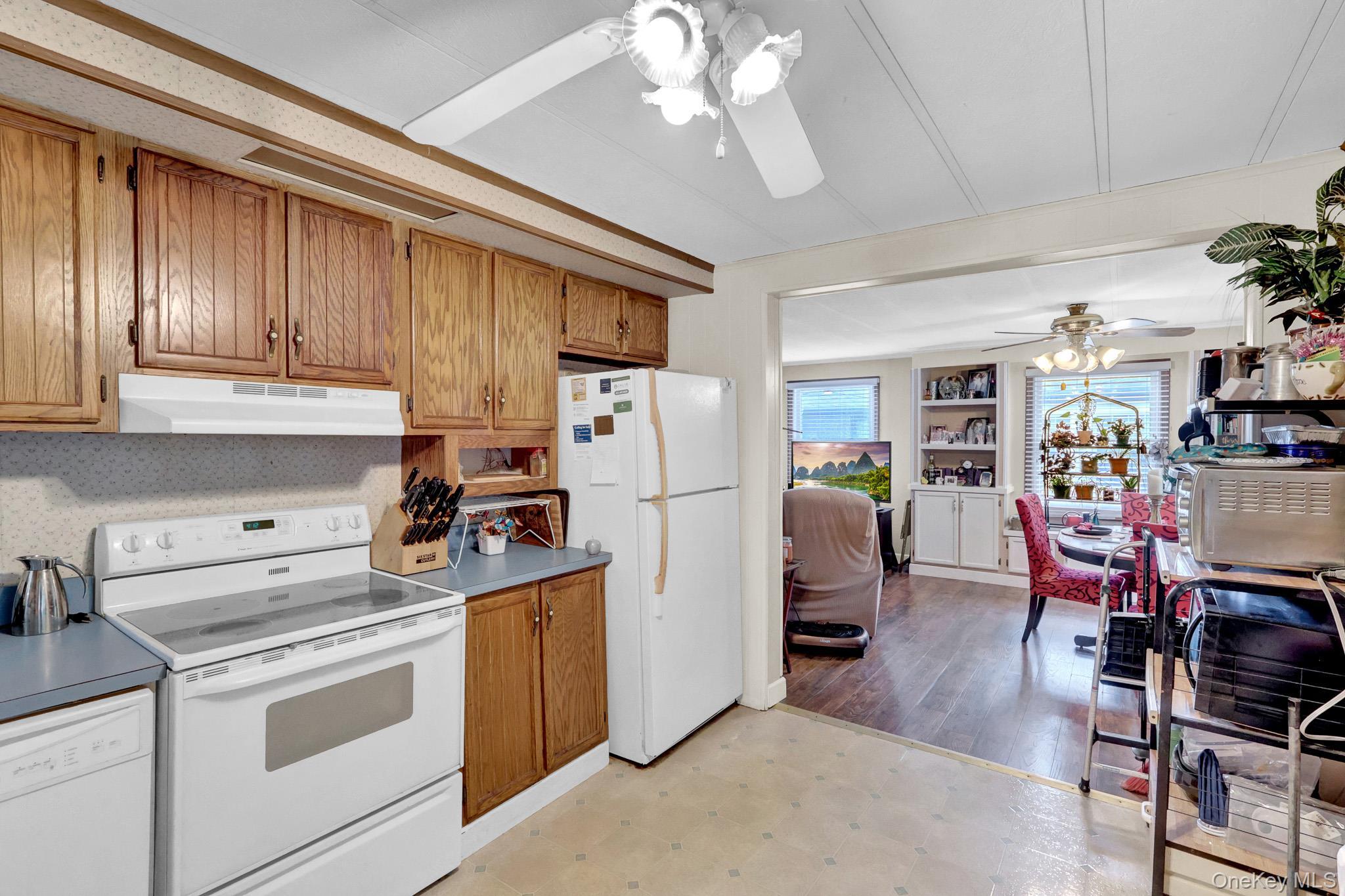 Single Family Village Circle West  Suffolk County, NY 11949, MLS-1001366-5