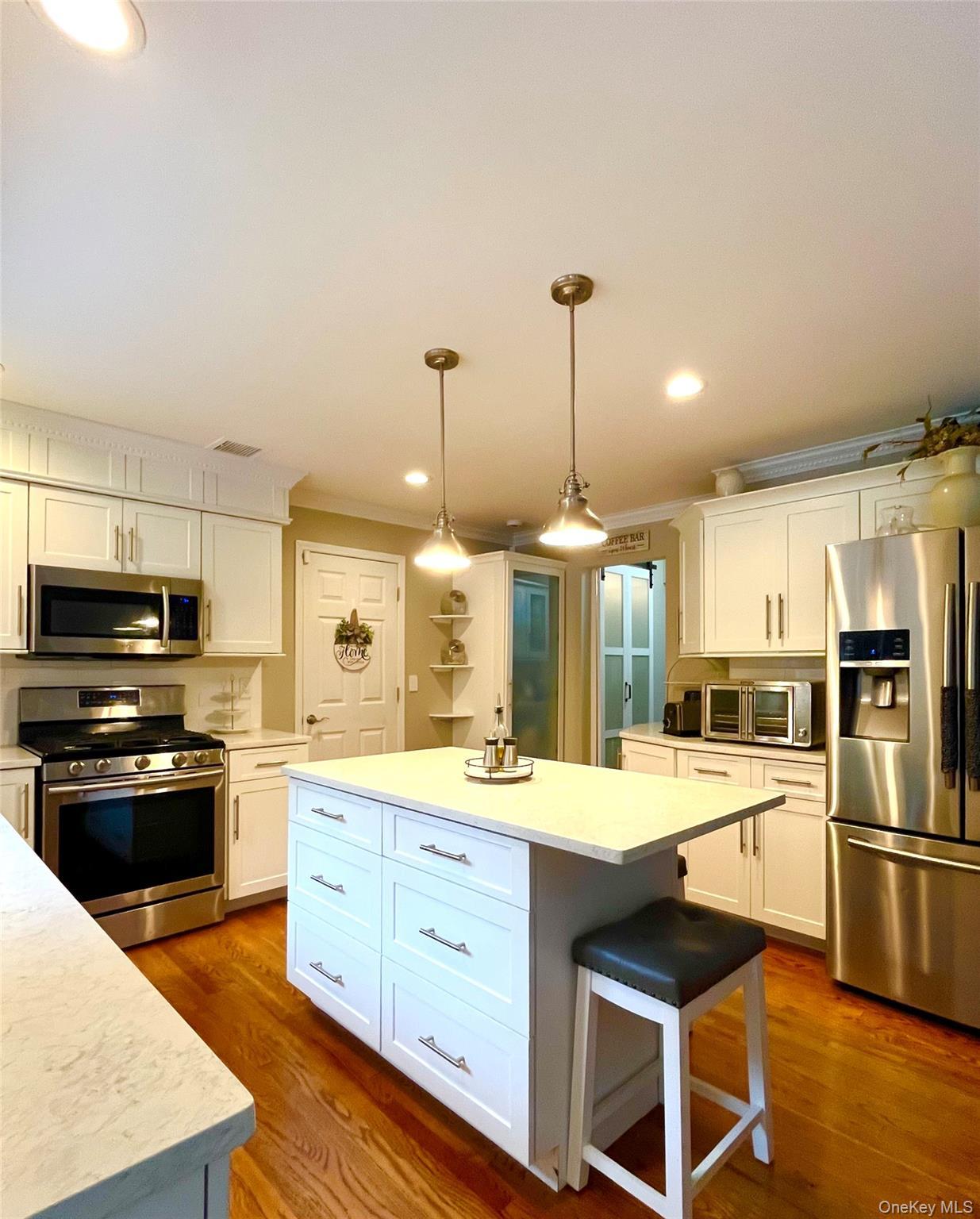 Single Family Silas Woods Road  Suffolk County, NY 11949, MLS-1001375-11