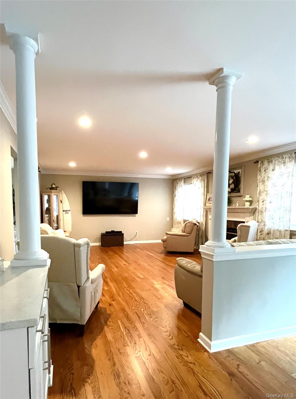 Single Family Silas Woods Road  Suffolk County, NY 11949, MLS-1001375-22