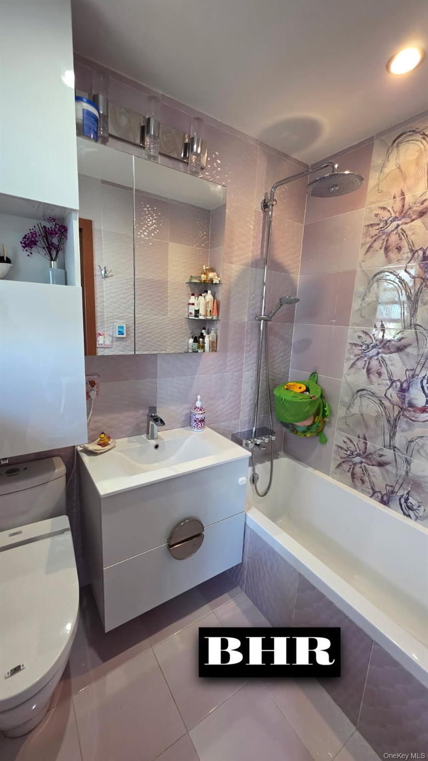 Condo W End Avenue Brooklyn, NY 11235, MLS-1001403-16