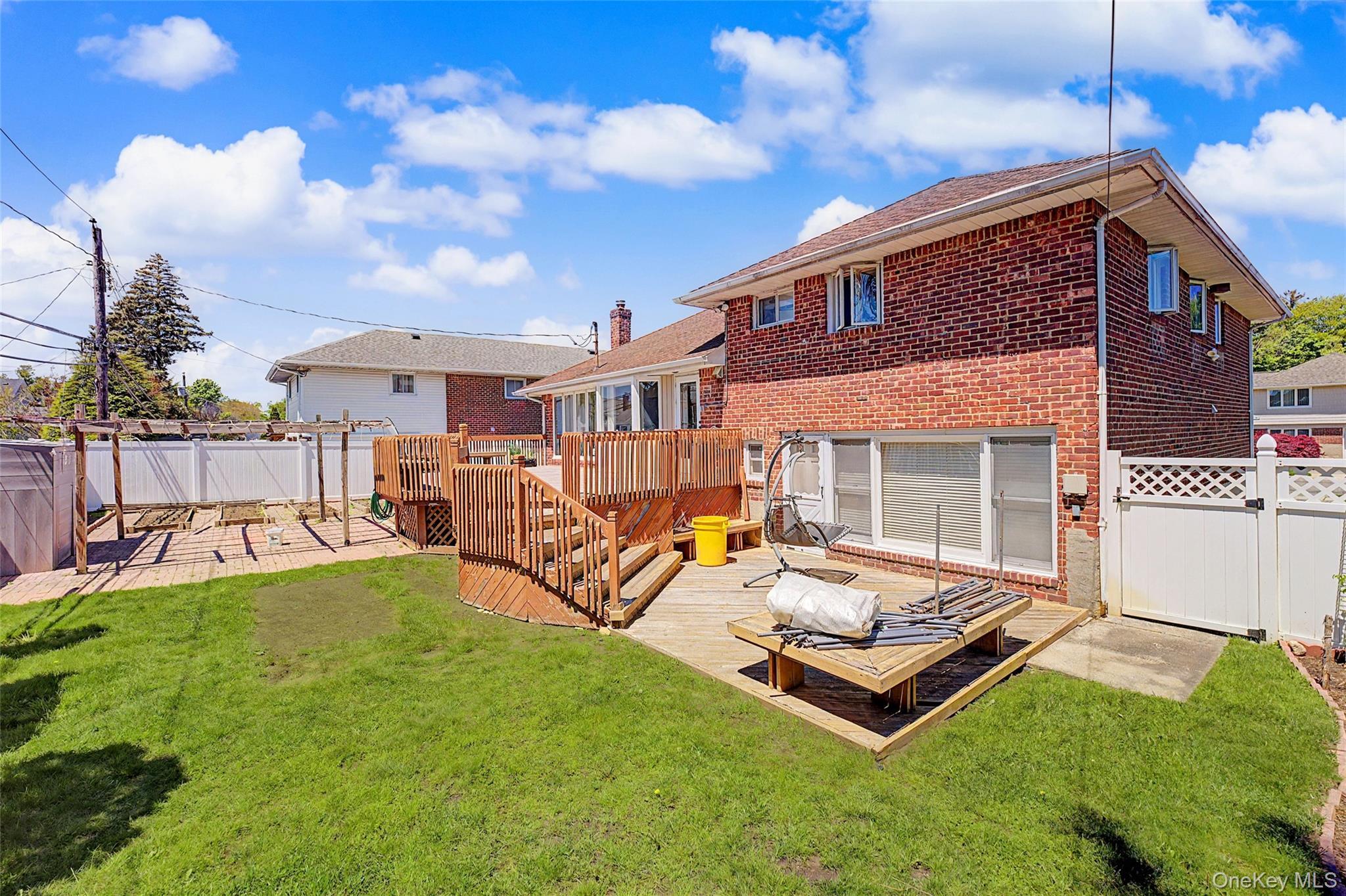 Single Family Hillvale Road Nassau County, NY 11791, MLS-1001415-16