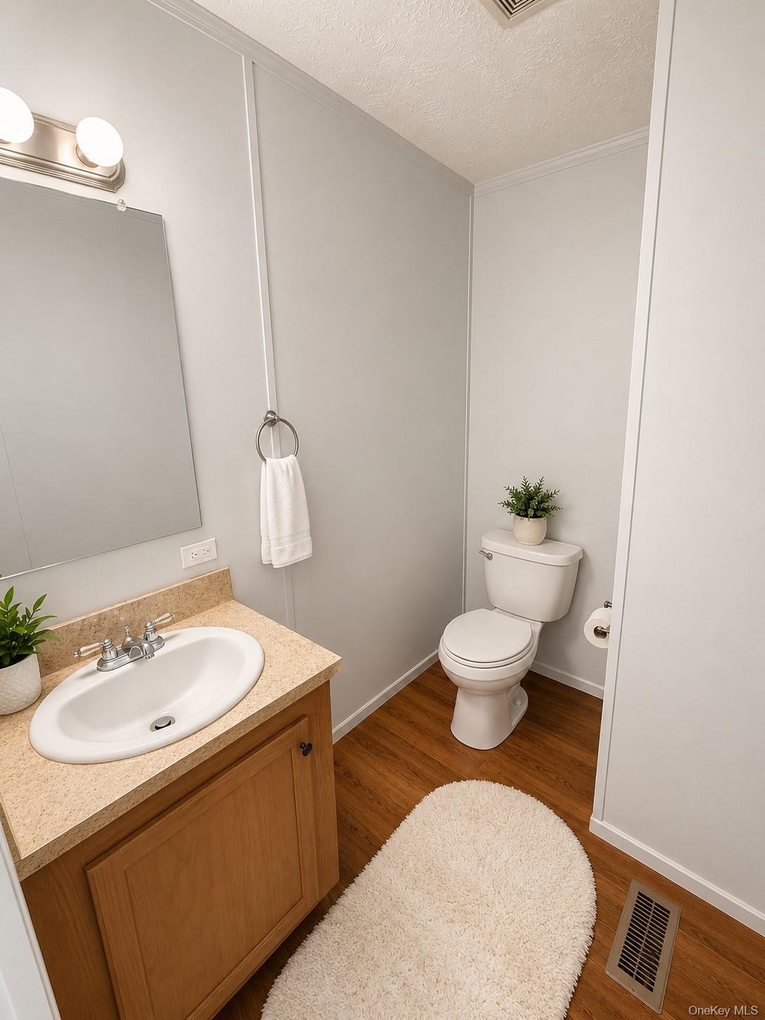 Single Family Hubbard Avenue Suffolk County, NY 11901, MLS-1001440-6