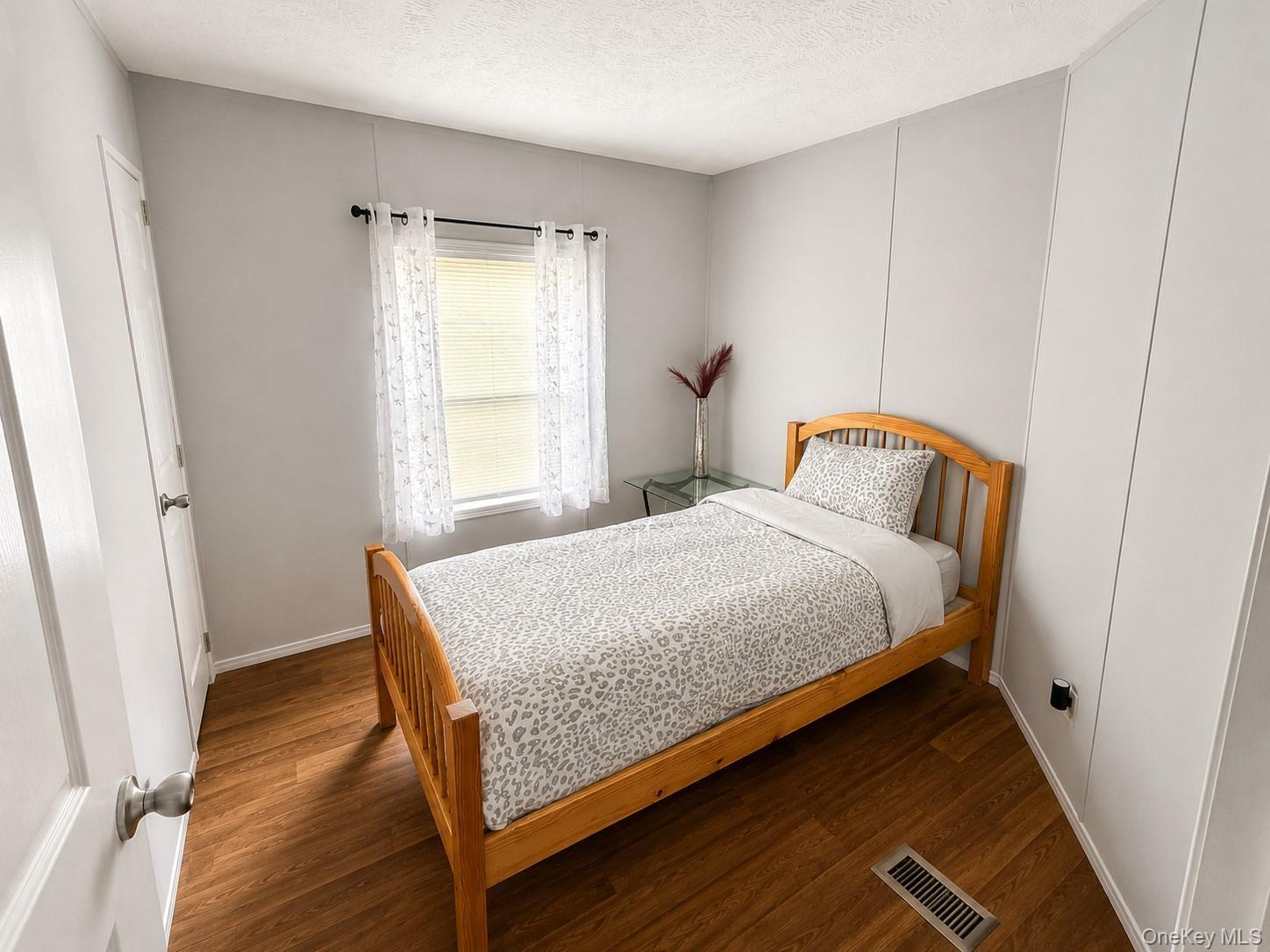 Single Family Hubbard Avenue Suffolk County, NY 11901, MLS-1001440-8