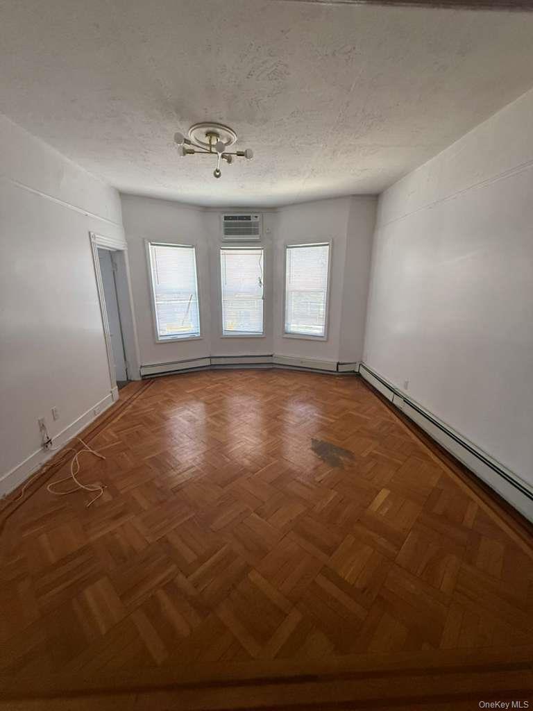 Single Family 101st Queens, NY 11416, MLS-1001522-18
