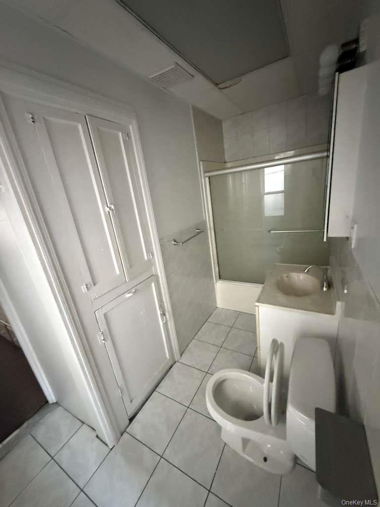 Single Family 101st Queens, NY 11416, MLS-1001522-21