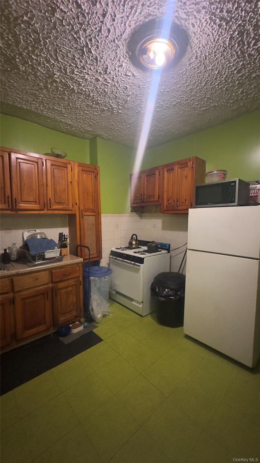 Single Family Newport  Brooklyn, NY 11207, MLS-1001550-3