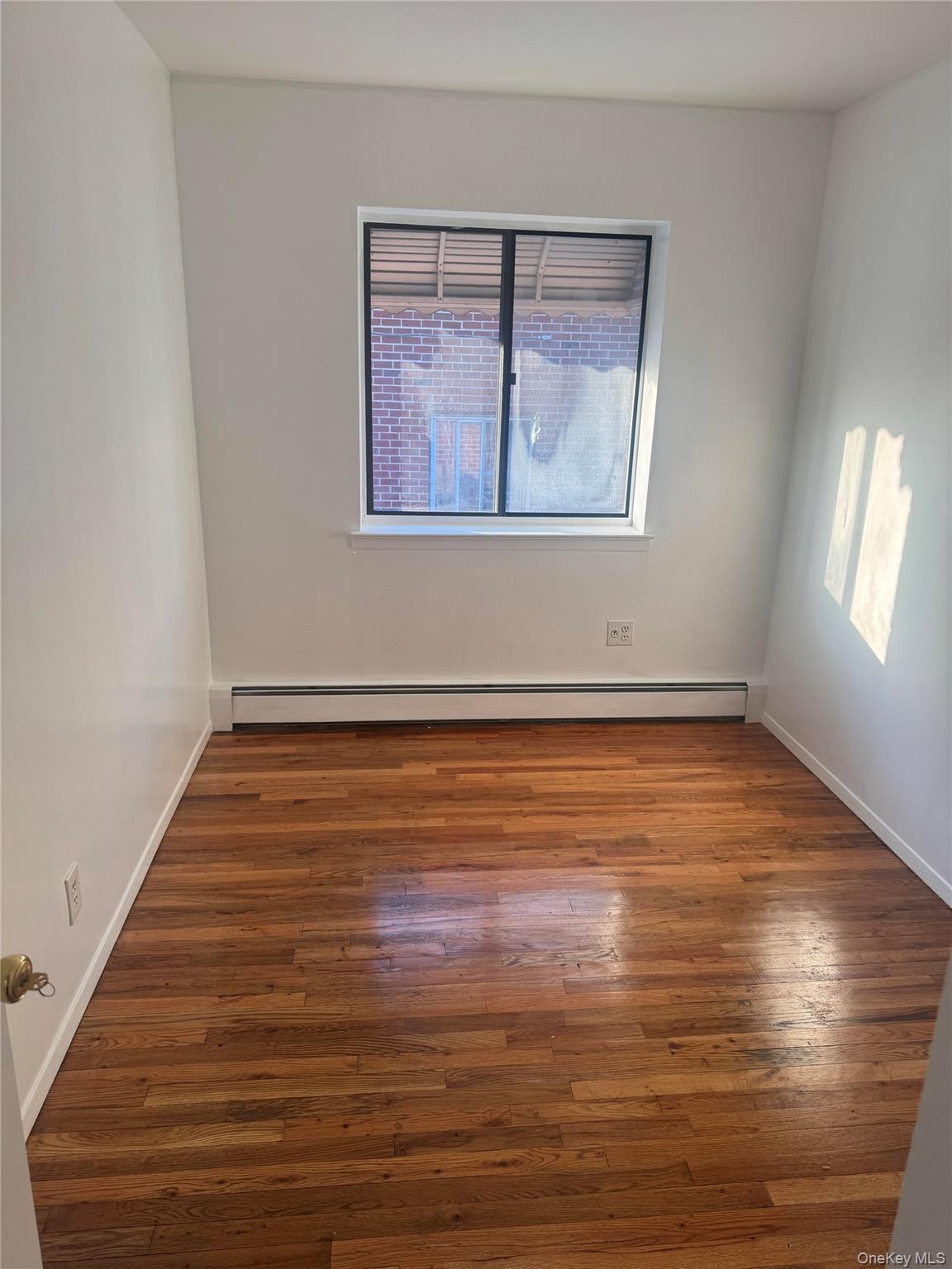 Apartment Hill Avenue  Bronx, NY 10466, MLS-1001559-5