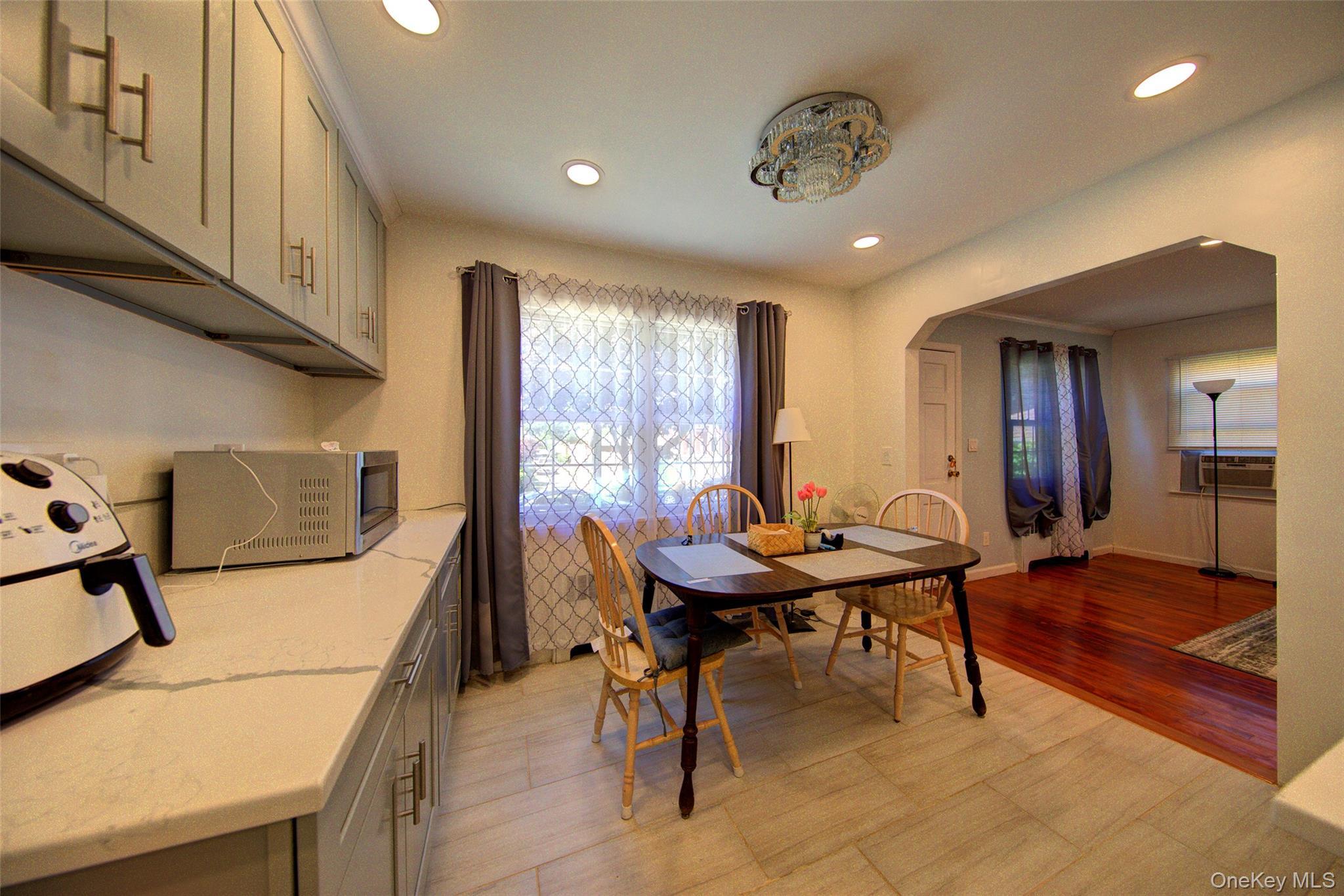 Single Family 260th Queens, NY 11004, MLS-1001607-11