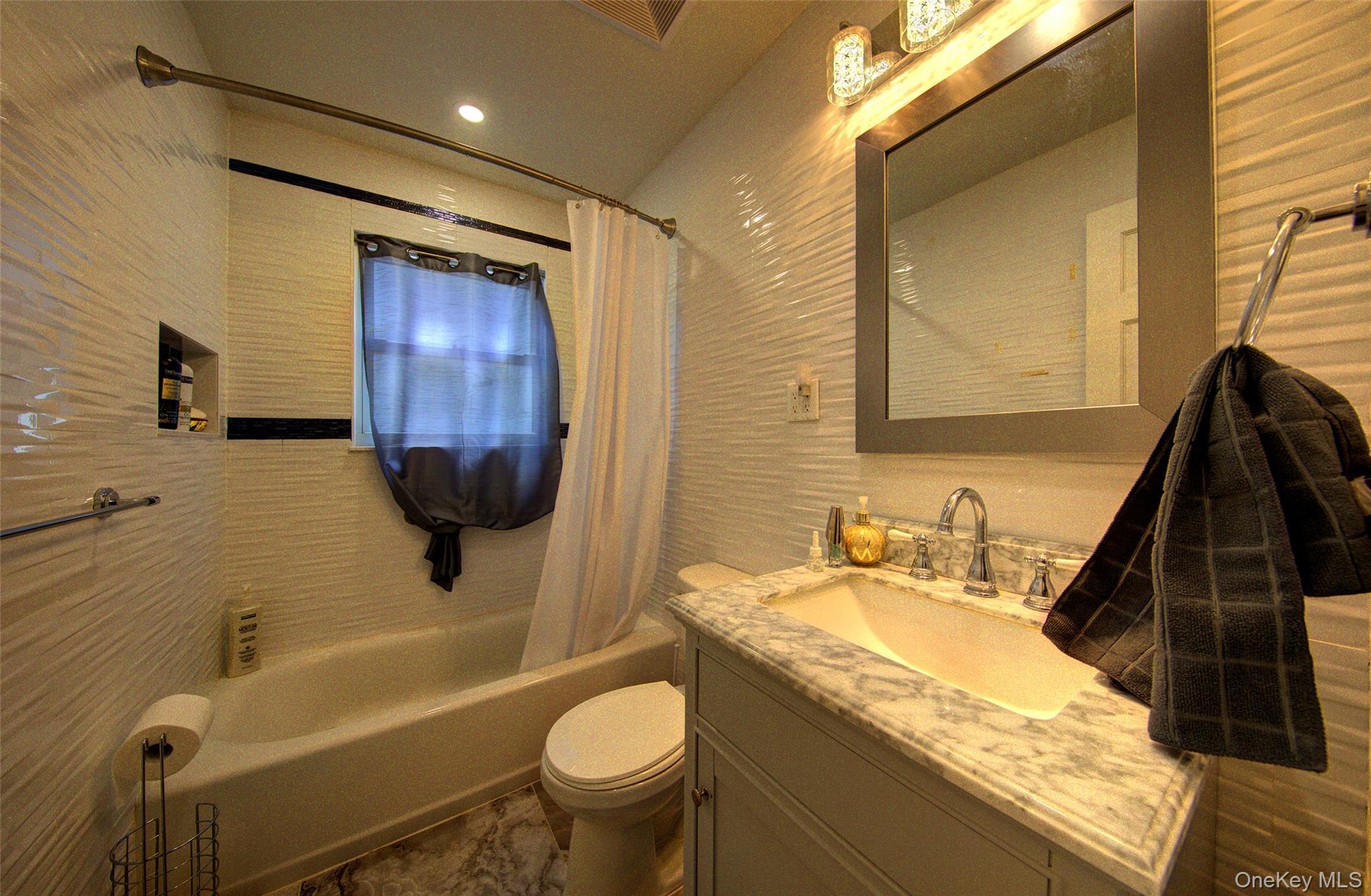 Single Family 260th Queens, NY 11004, MLS-1001607-16