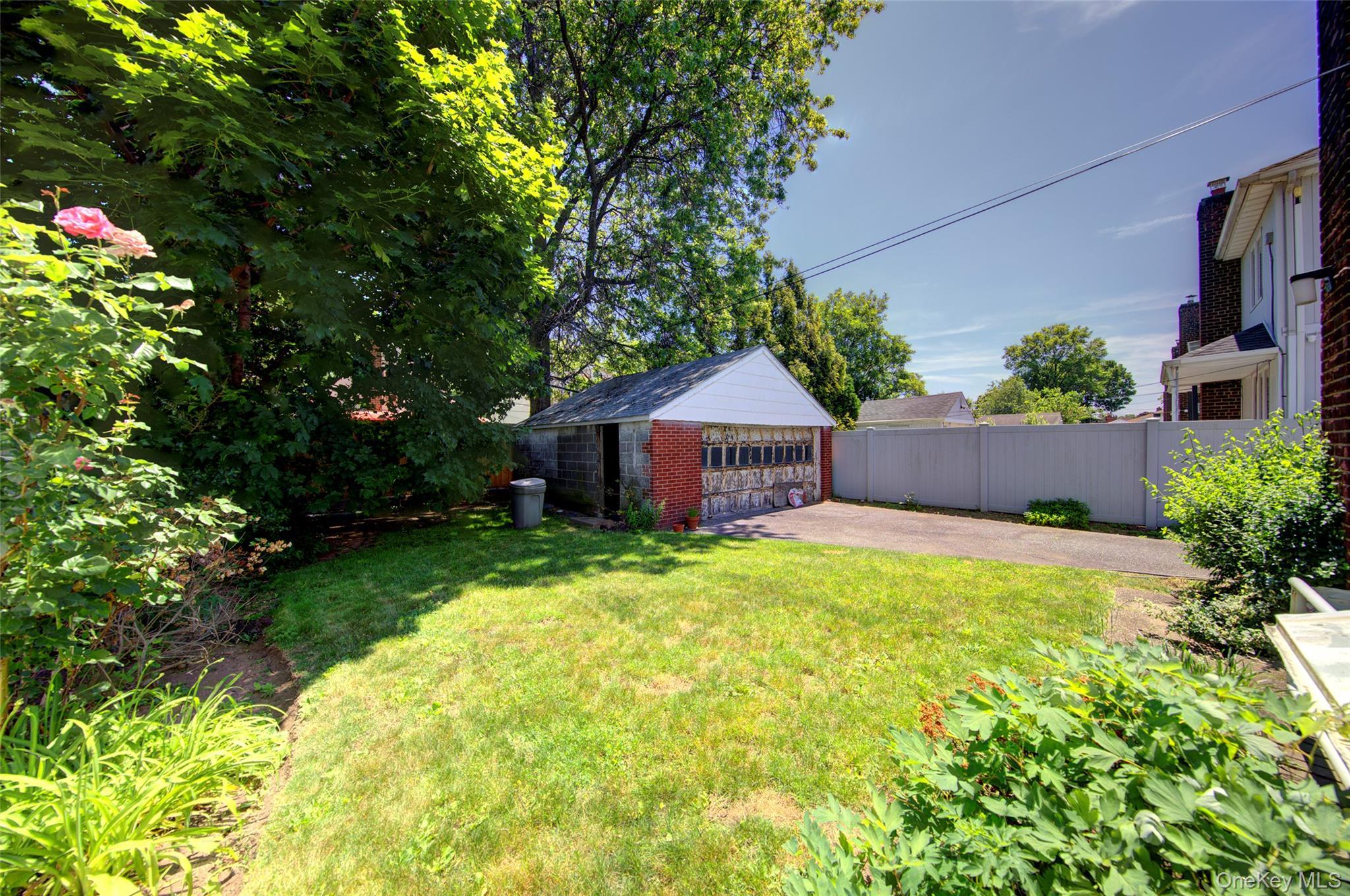 Single Family 260th  Queens, NY 11004, MLS-1001607-22
