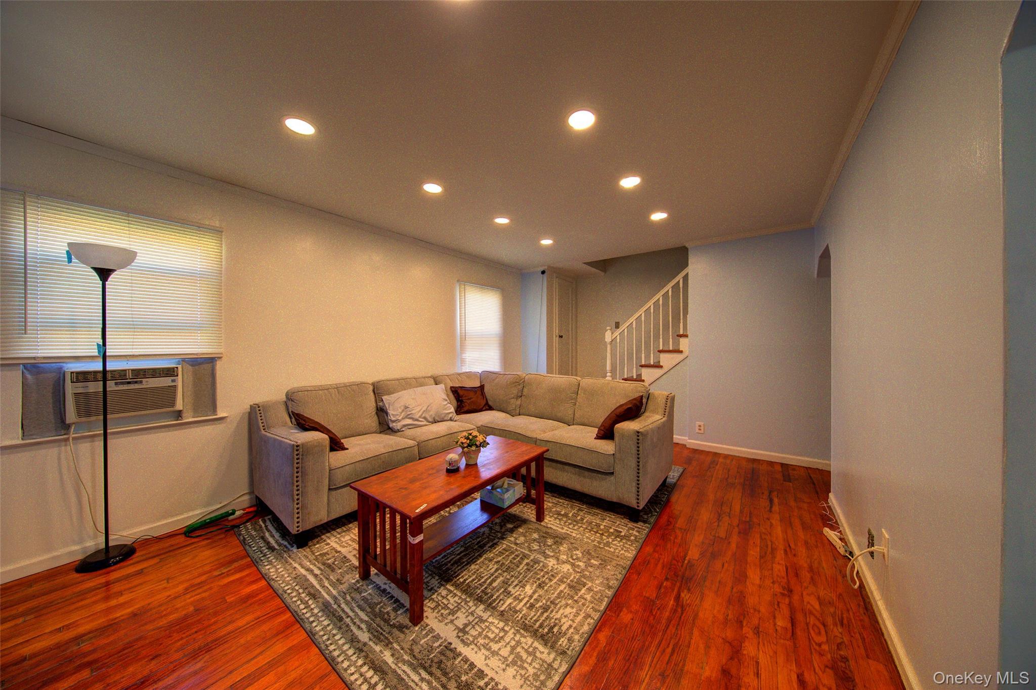 Single Family 260th Queens, NY 11004, MLS-1001607-5
