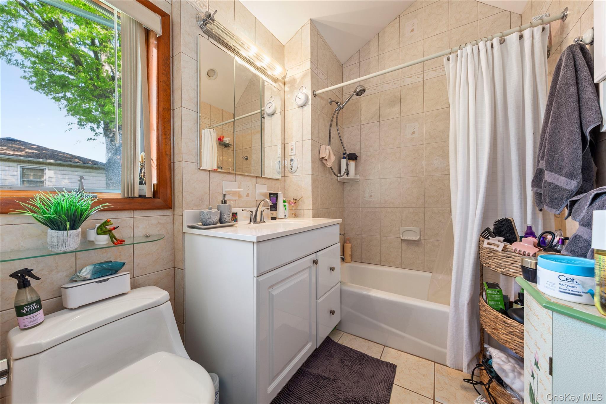 Single Family 8th Avenue Queens, NY 11357, MLS-1001635-12
