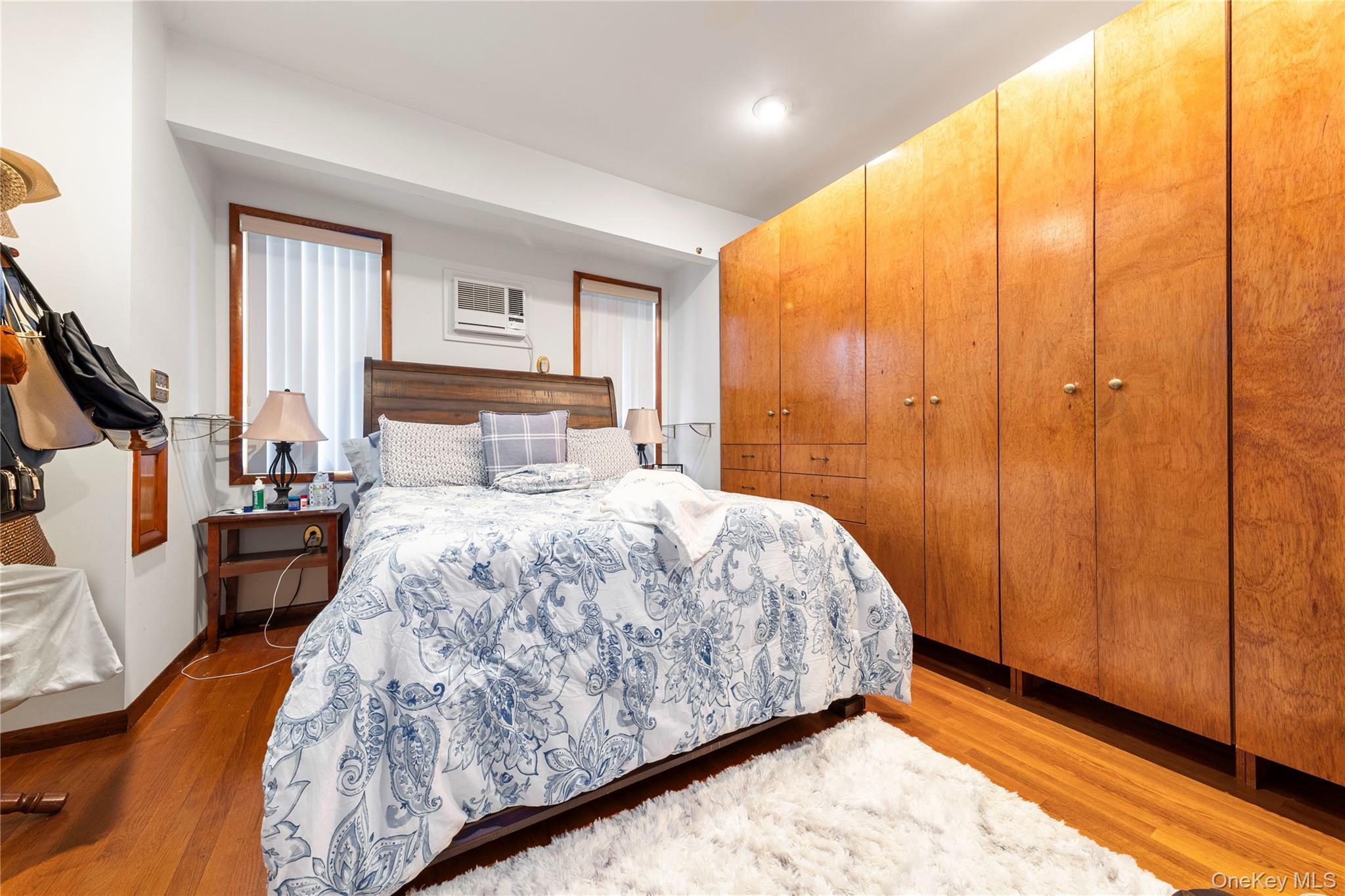 Single Family 8th Avenue Queens, NY 11357, MLS-1001635-15