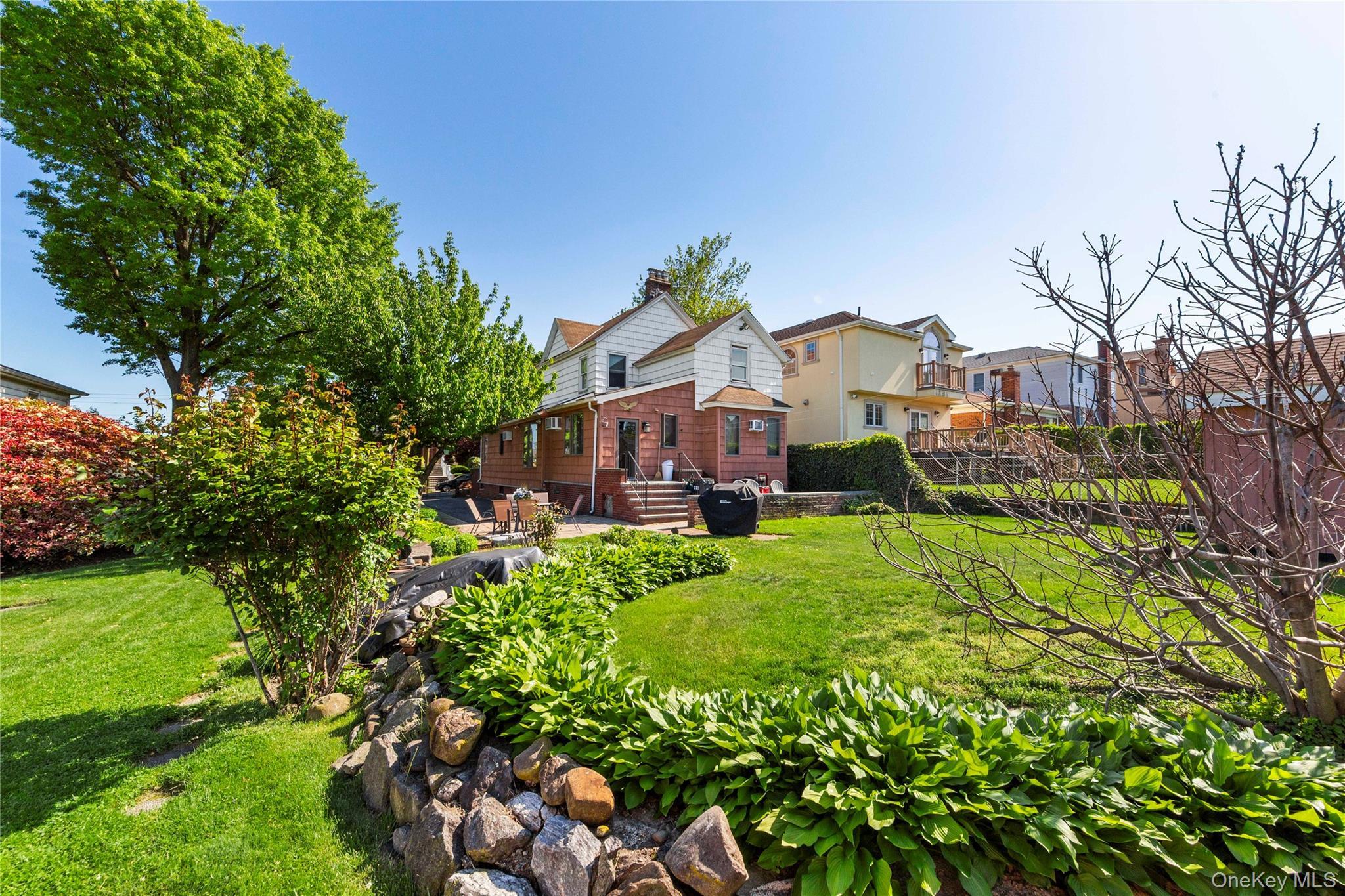 Single Family 8th Avenue Queens, NY 11357, MLS-1001635-4