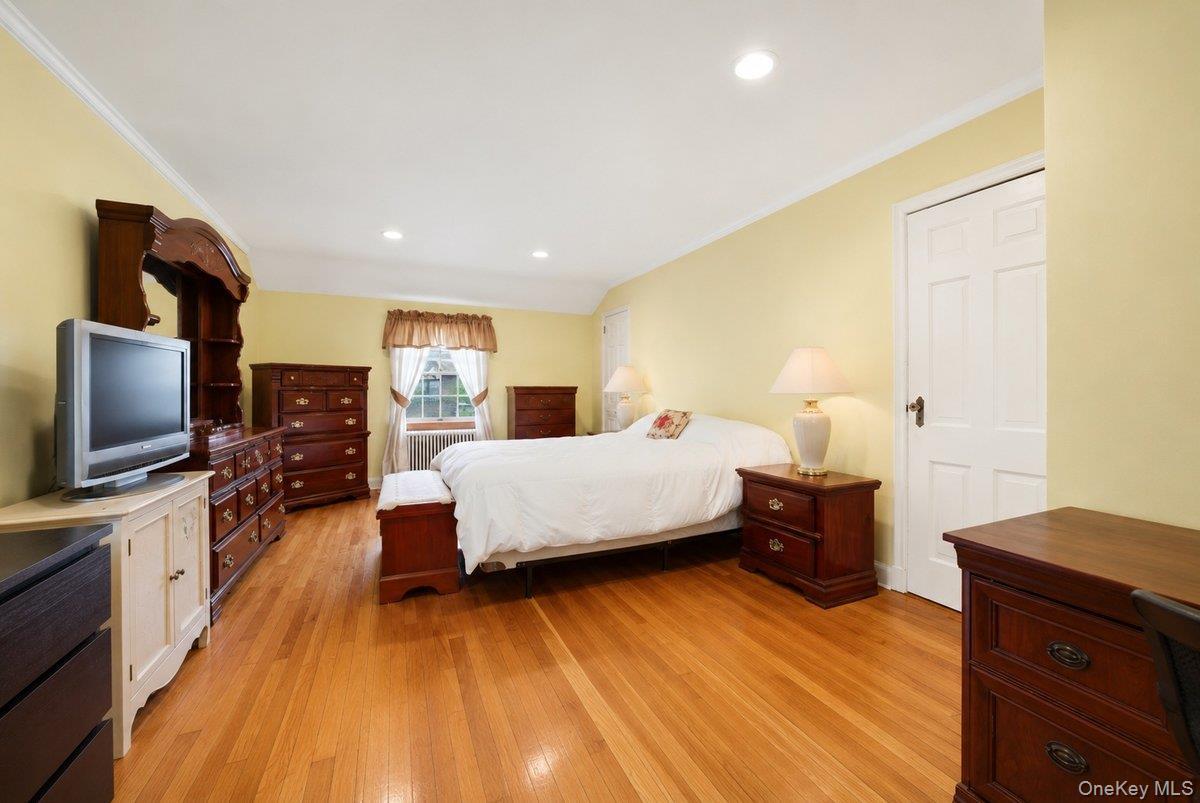 Single Family Halstead Avenue Westchester County, NY 10704, MLS-1001671-23