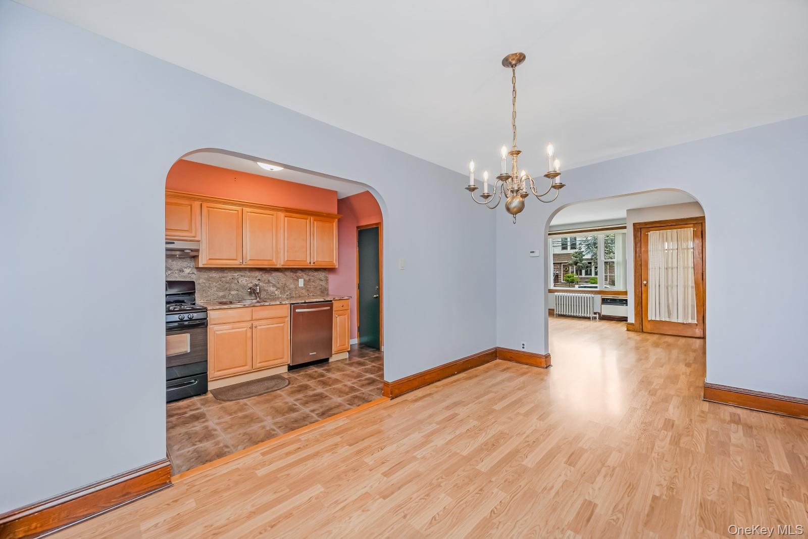 Single Family 77th Queens, NY 11379, MLS-1001688-10