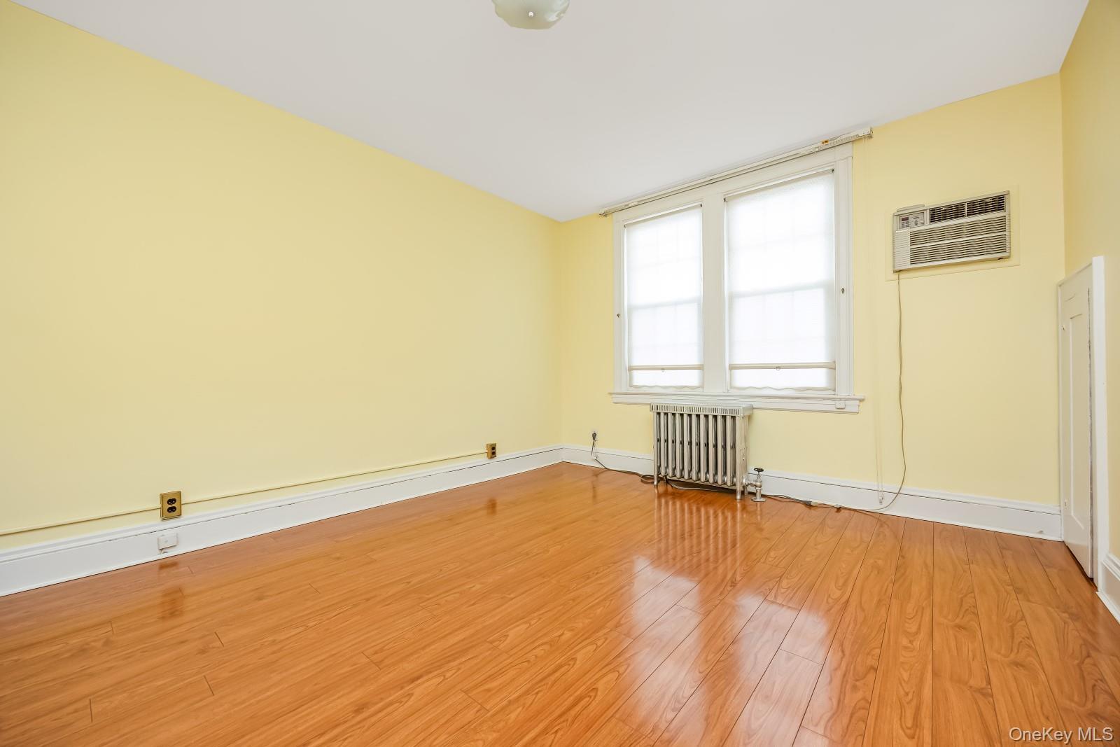 Single Family 77th Queens, NY 11379, MLS-1001688-15
