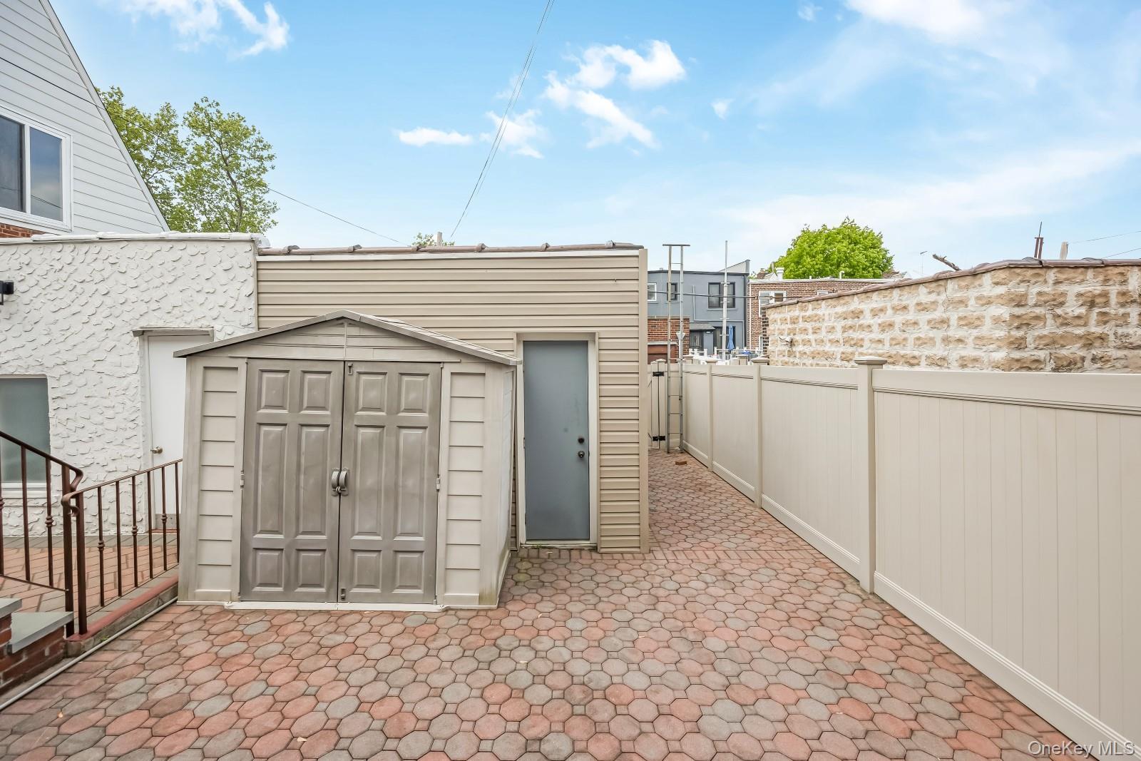 Single Family 77th Queens, NY 11379, MLS-1001688-22