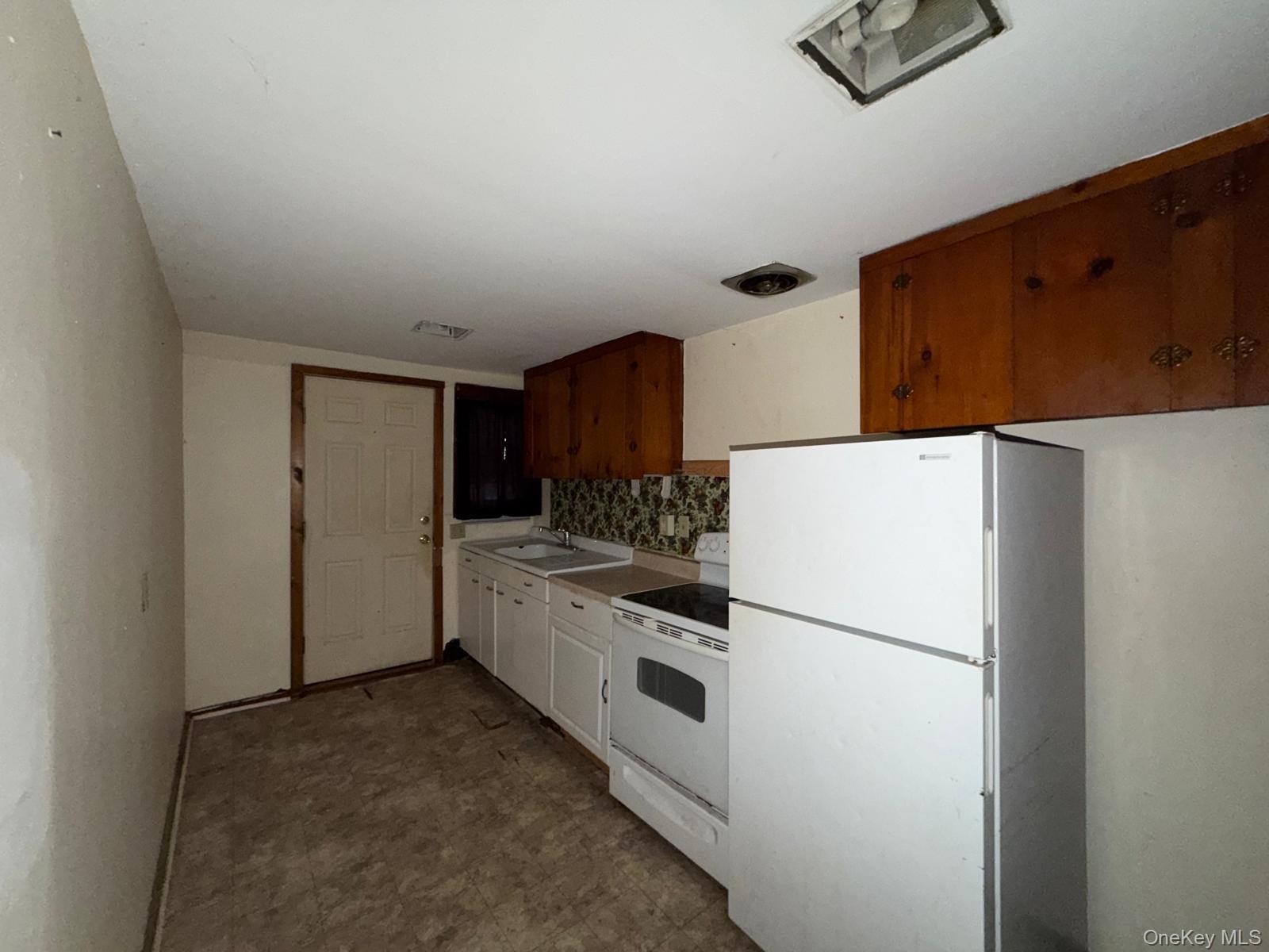 Single Family Lakeshore Drive Dutchess County, NY 12569, MLS-1001702-19