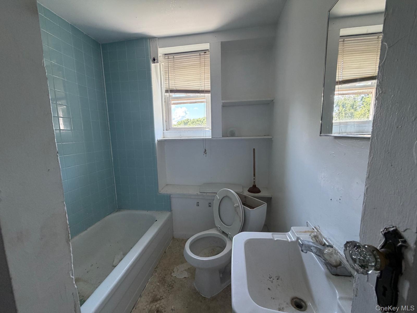 Single Family Lakeshore Drive Dutchess County, NY 12569, MLS-1001702-23