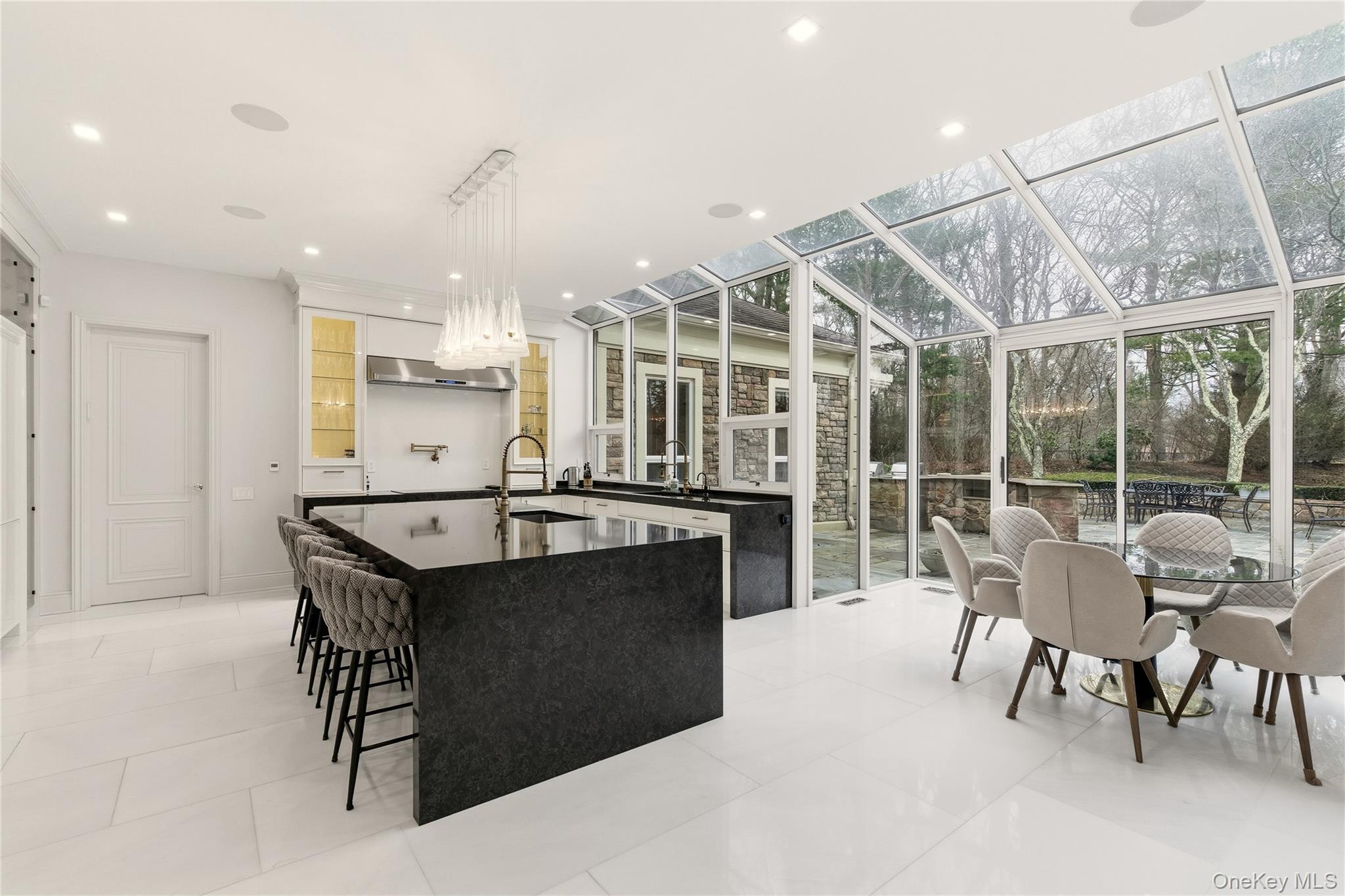 Single Family Coves Run Nassau County, NY 11791, MLS-1001796-12
