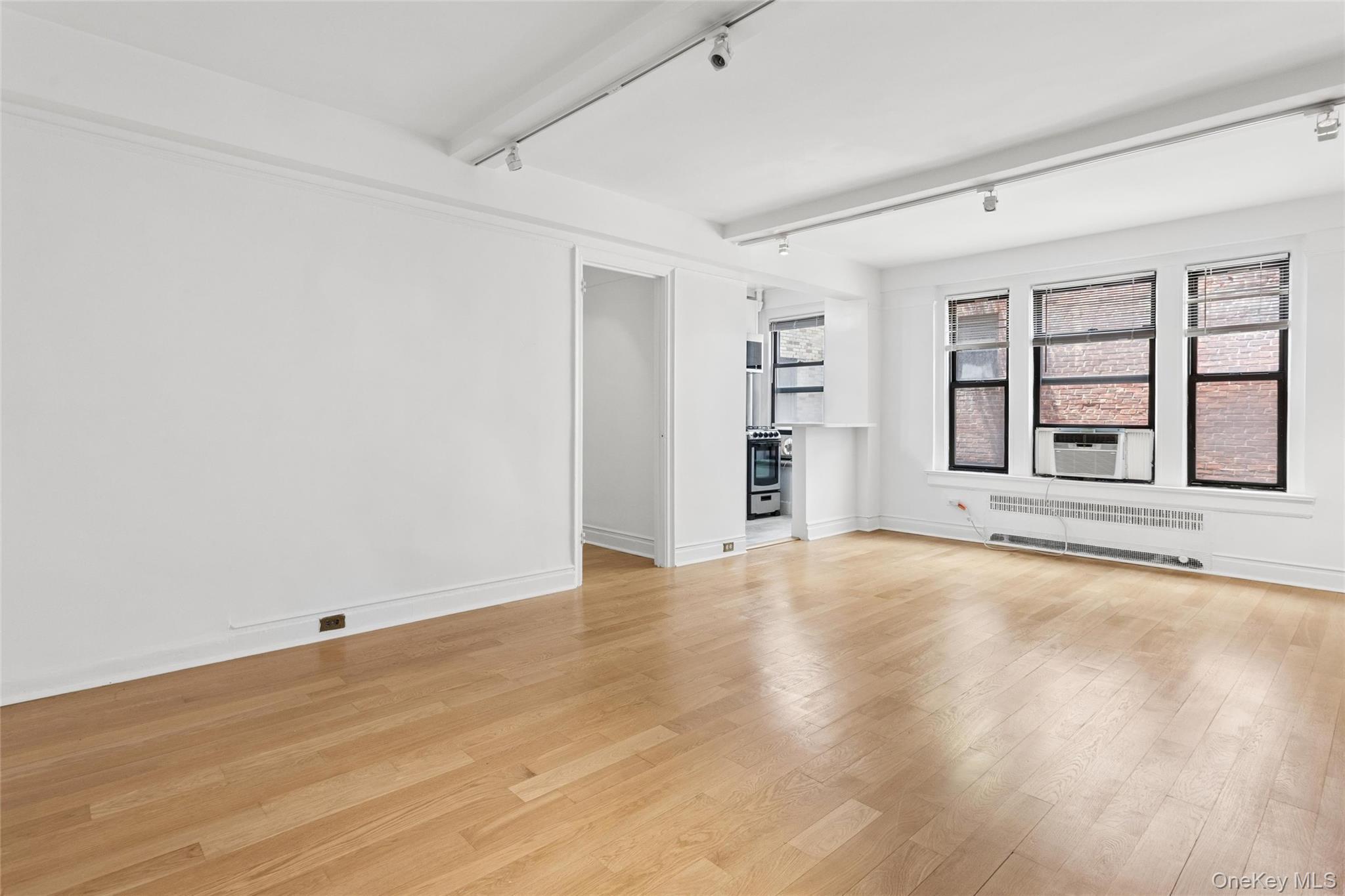 Coop E 50 Street  Manhattan, NY 10022, MLS-1001834-2