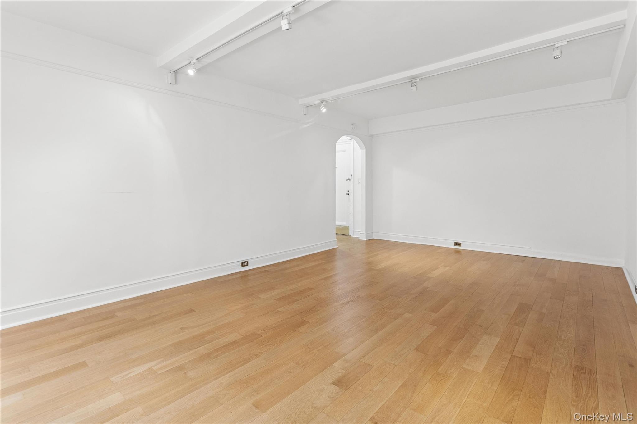 Coop E 50 Street  Manhattan, NY 10022, MLS-1001834-4