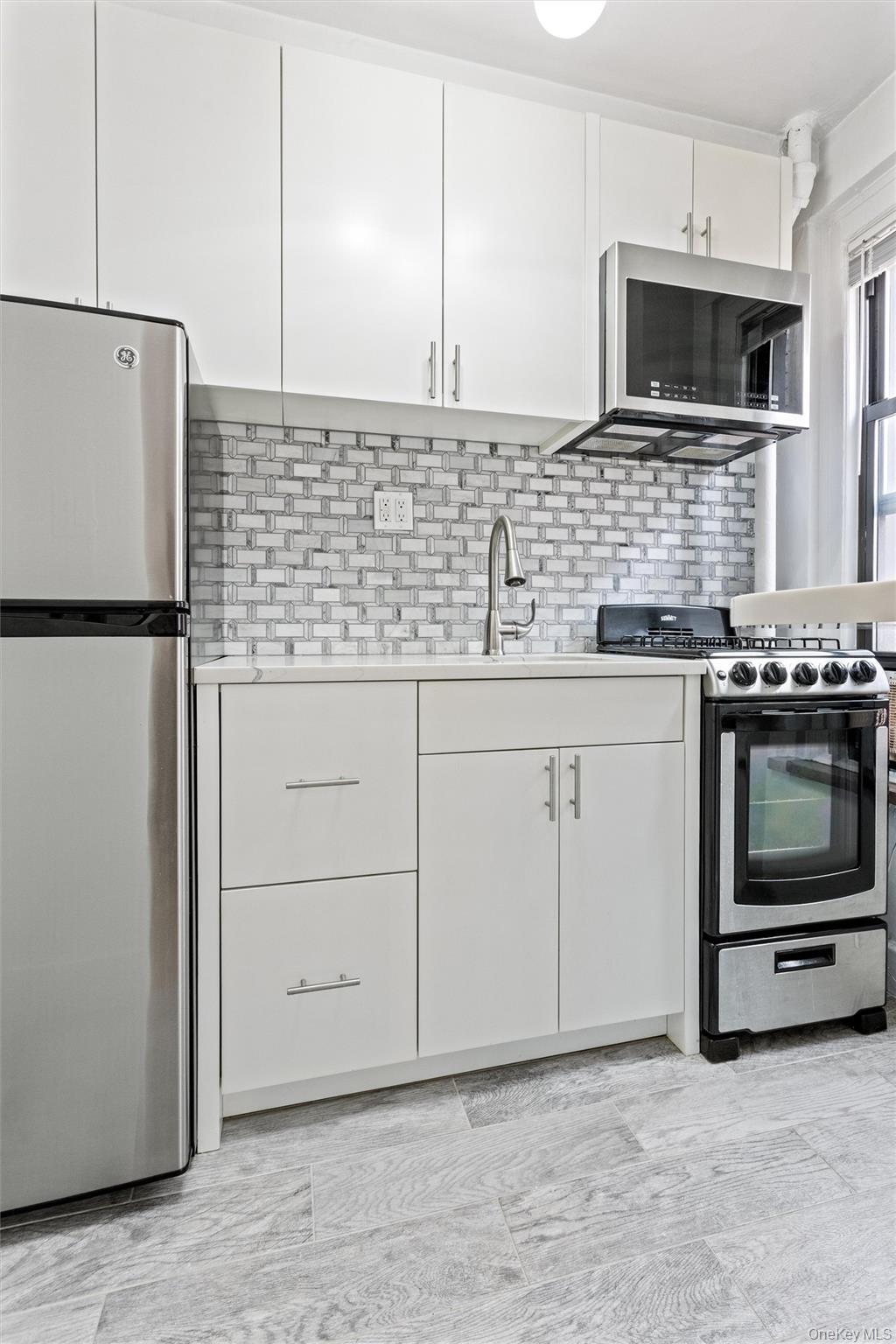Coop E 50 Street  Manhattan, NY 10022, MLS-1001834-6