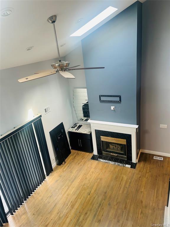 Apartment Alicia Suffolk County, NY 11703, MLS-1001949-11