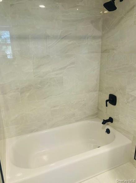 Apartment Alicia  Suffolk County, NY 11703, MLS-1001949-21