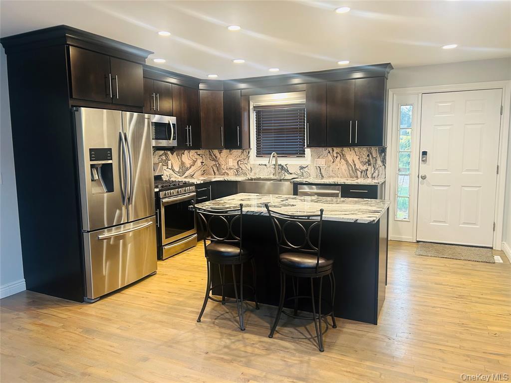Apartment Alicia Suffolk County, NY 11703, MLS-1001949-3
