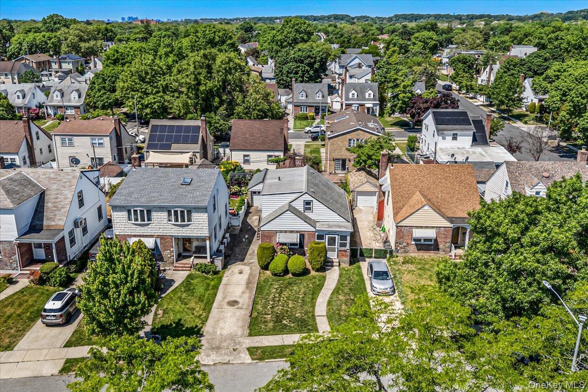 Single Family 248th Queens, NY 11426, MLS-1001961-2