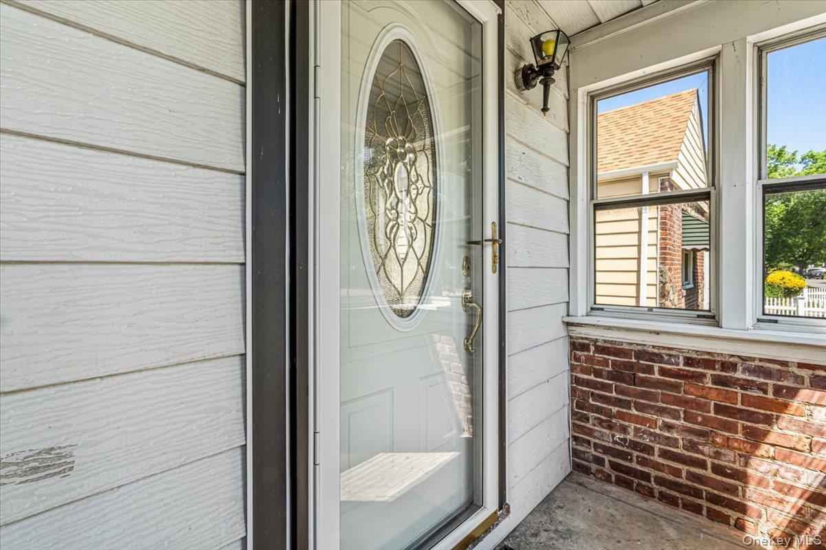 Single Family 248th Queens, NY 11426, MLS-1001961-20