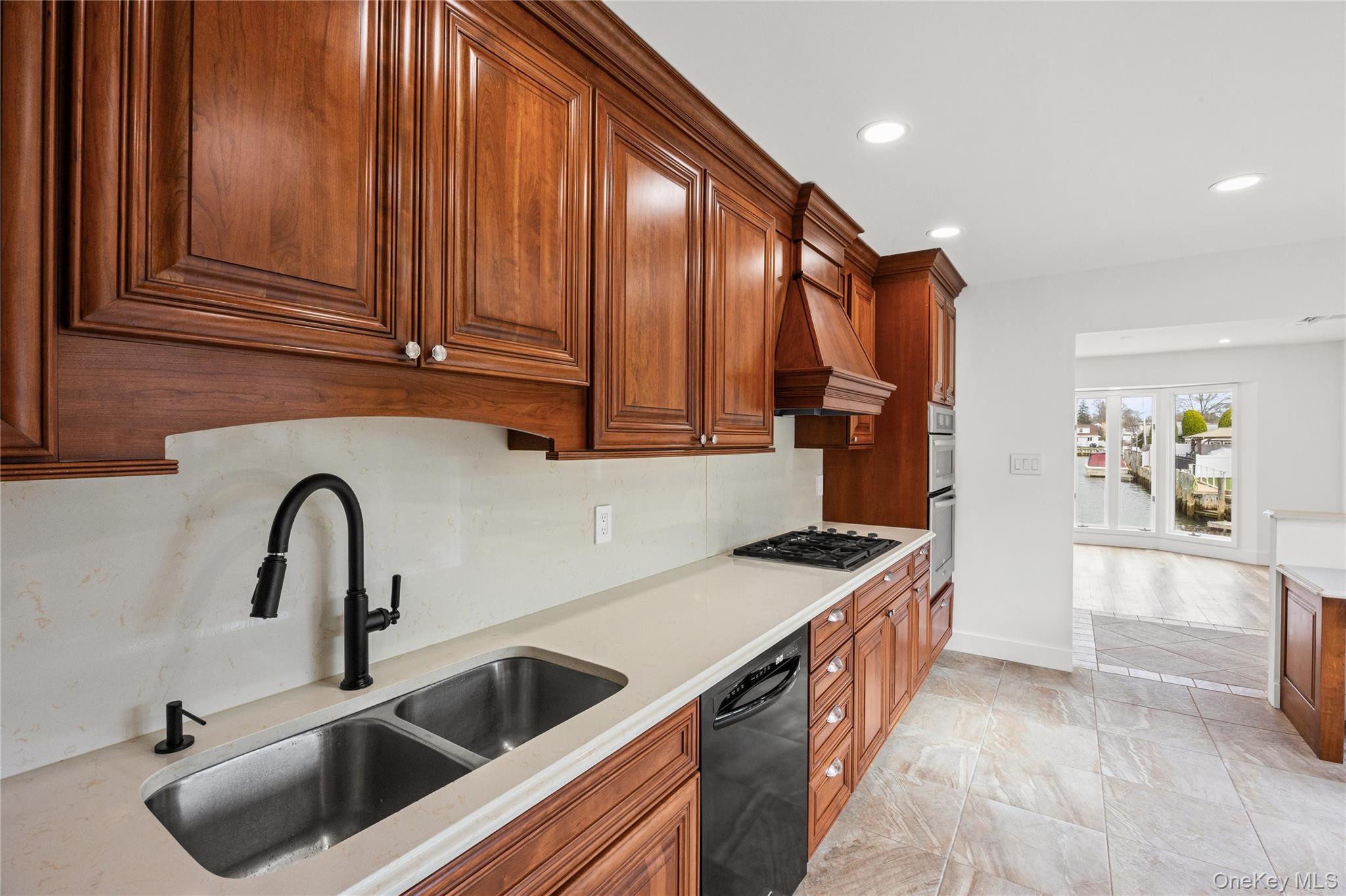 Single Family Alhambra Road Nassau County, NY 11758, MLS-1001978-10