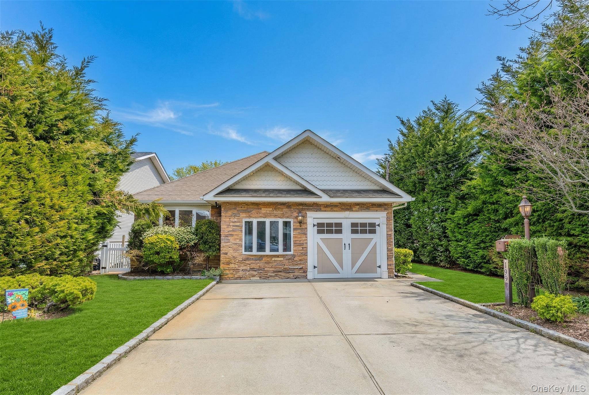 Single Family Alhambra Road Nassau County, NY 11758, MLS-1001978-47