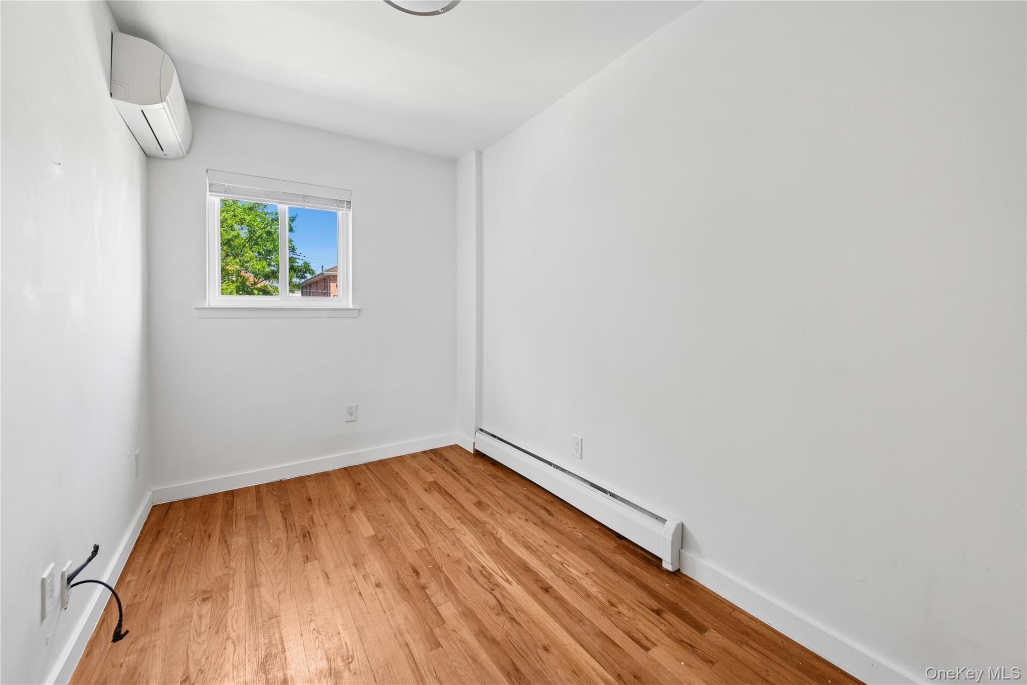 Single Family 65th Street  Queens, NY 11377, MLS-1001980-12