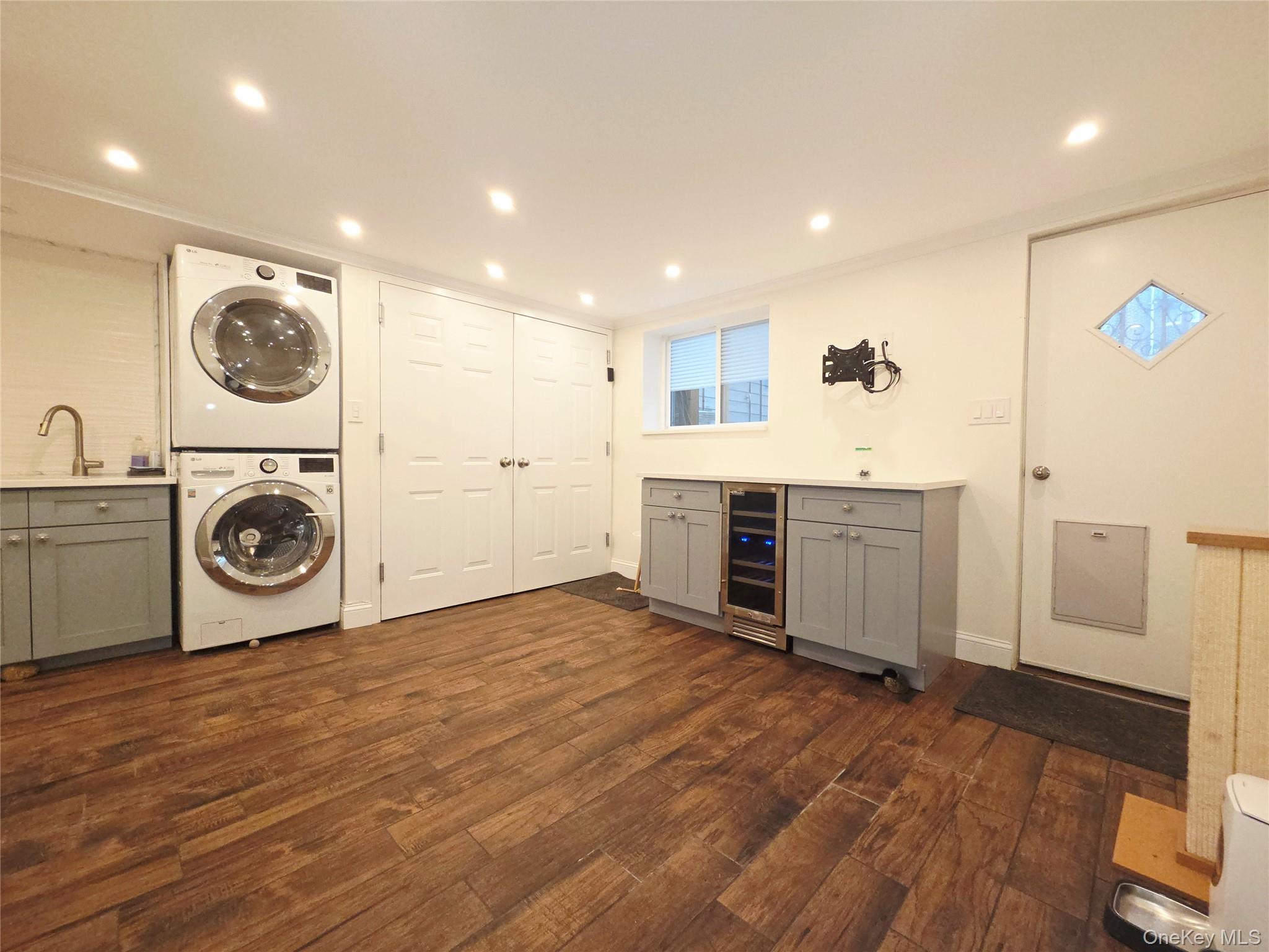 Single Family 65th Street  Queens, NY 11377, MLS-1001980-18
