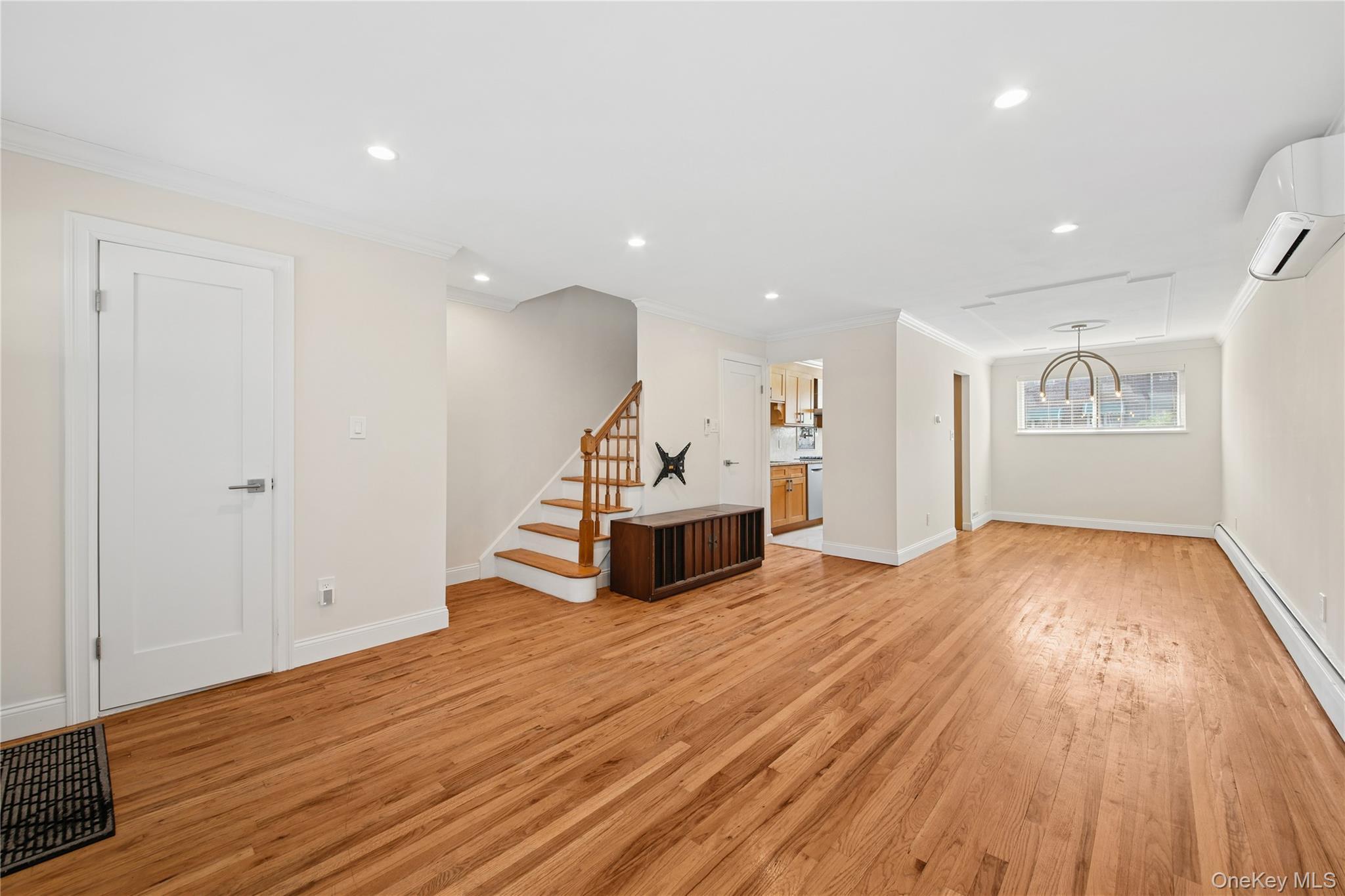 Single Family 65th Street  Queens, NY 11377, MLS-1001980-2