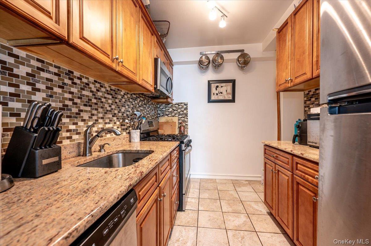 Apartment Fordham Hill  Bronx, NY 10468, MLS-1001989-5